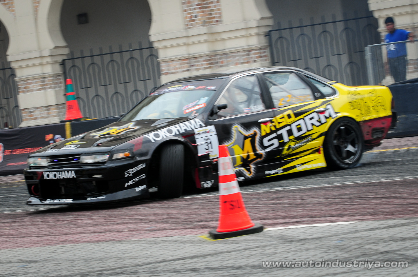 Daigo Saito claims victory in 2010 Formula Drift Asia final