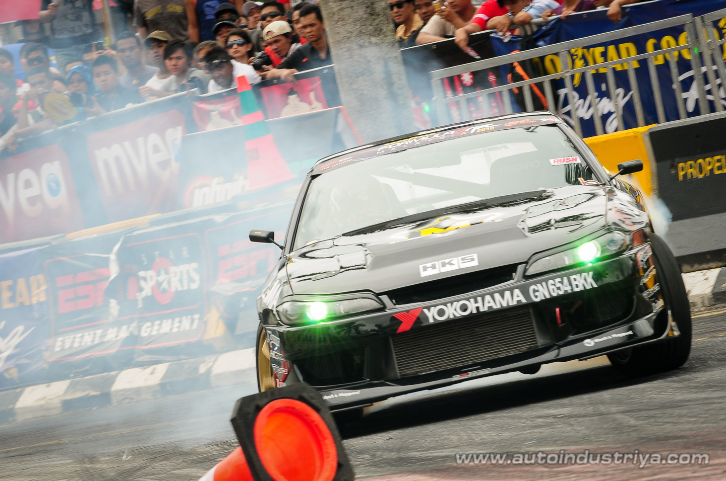 Daigo Saito claims victory in 2010 Formula Drift Asia final
