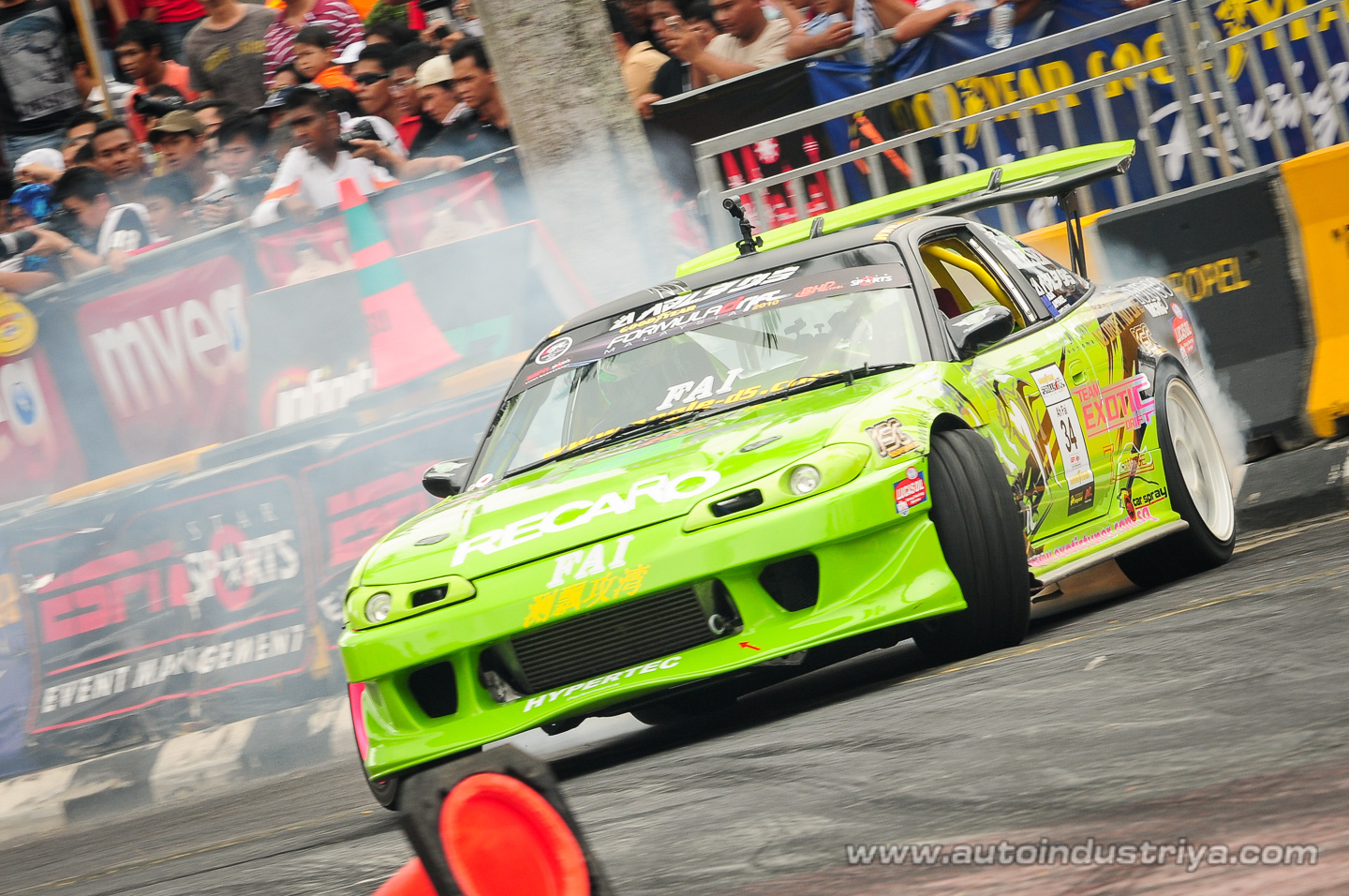 Daigo Saito claims victory in 2010 Formula Drift Asia final