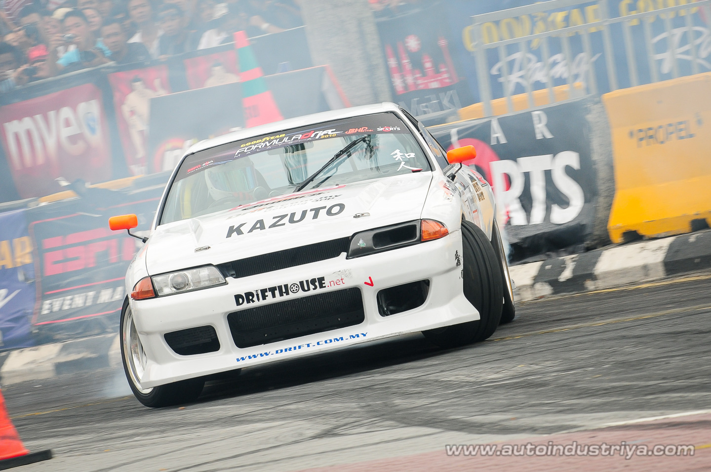 Daigo Saito claims victory in 2010 Formula Drift Asia final
