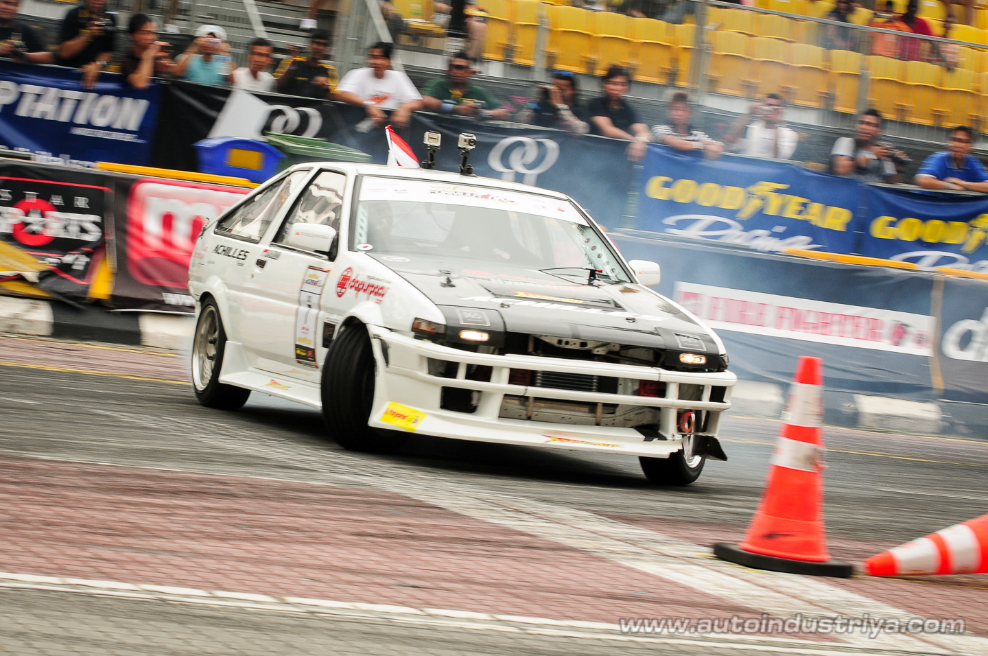 Daigo Saito claims victory in 2010 Formula Drift Asia final