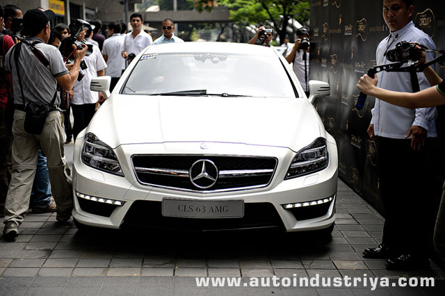 Mercedes-Benz CLS63 AMG Taxi Ride with Mika Hakkinen