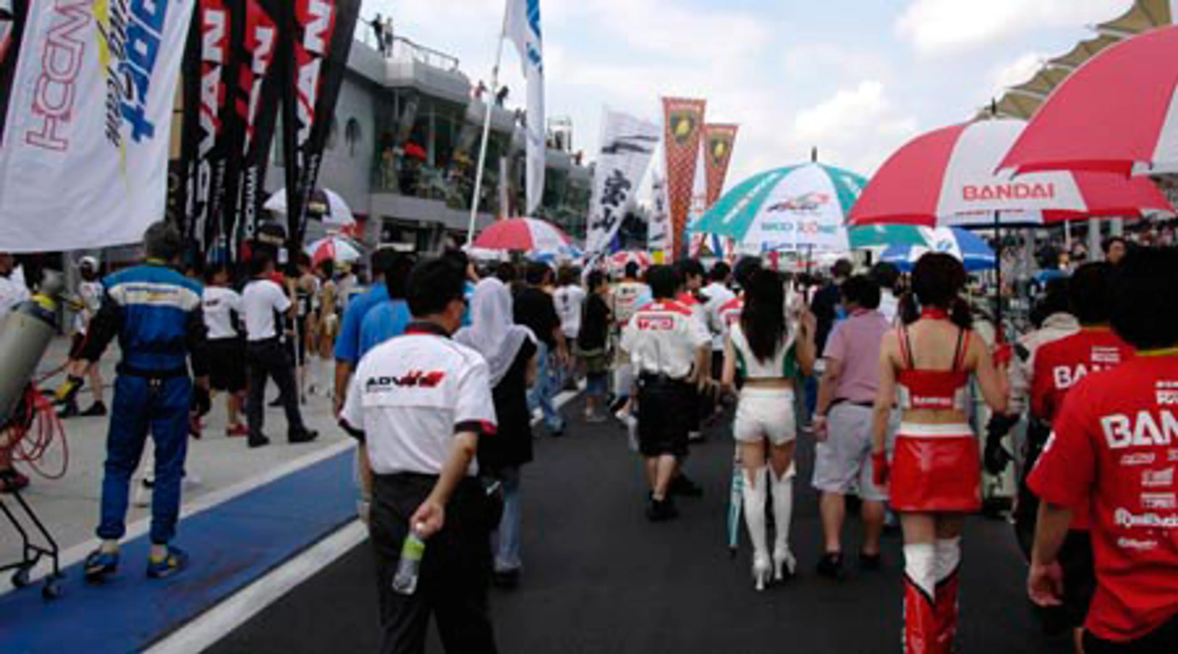 Behind the scenes at the Super GT