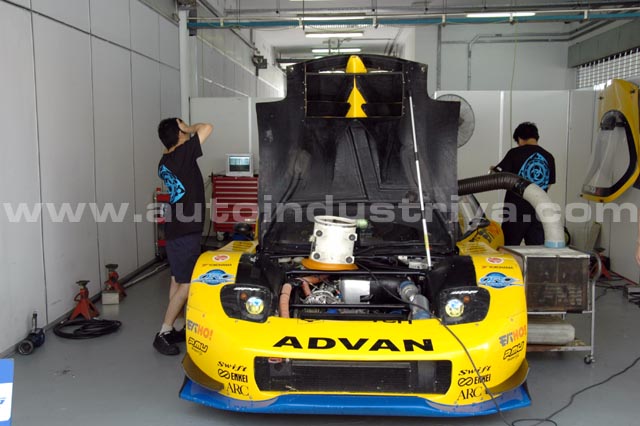 Behind the scenes at Super GT