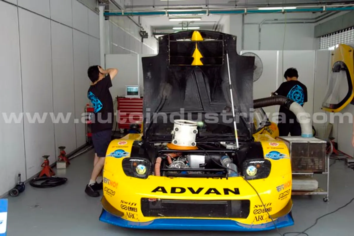 Behind the scenes at Super GT