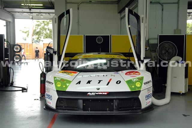 Behind the scenes at Super GT