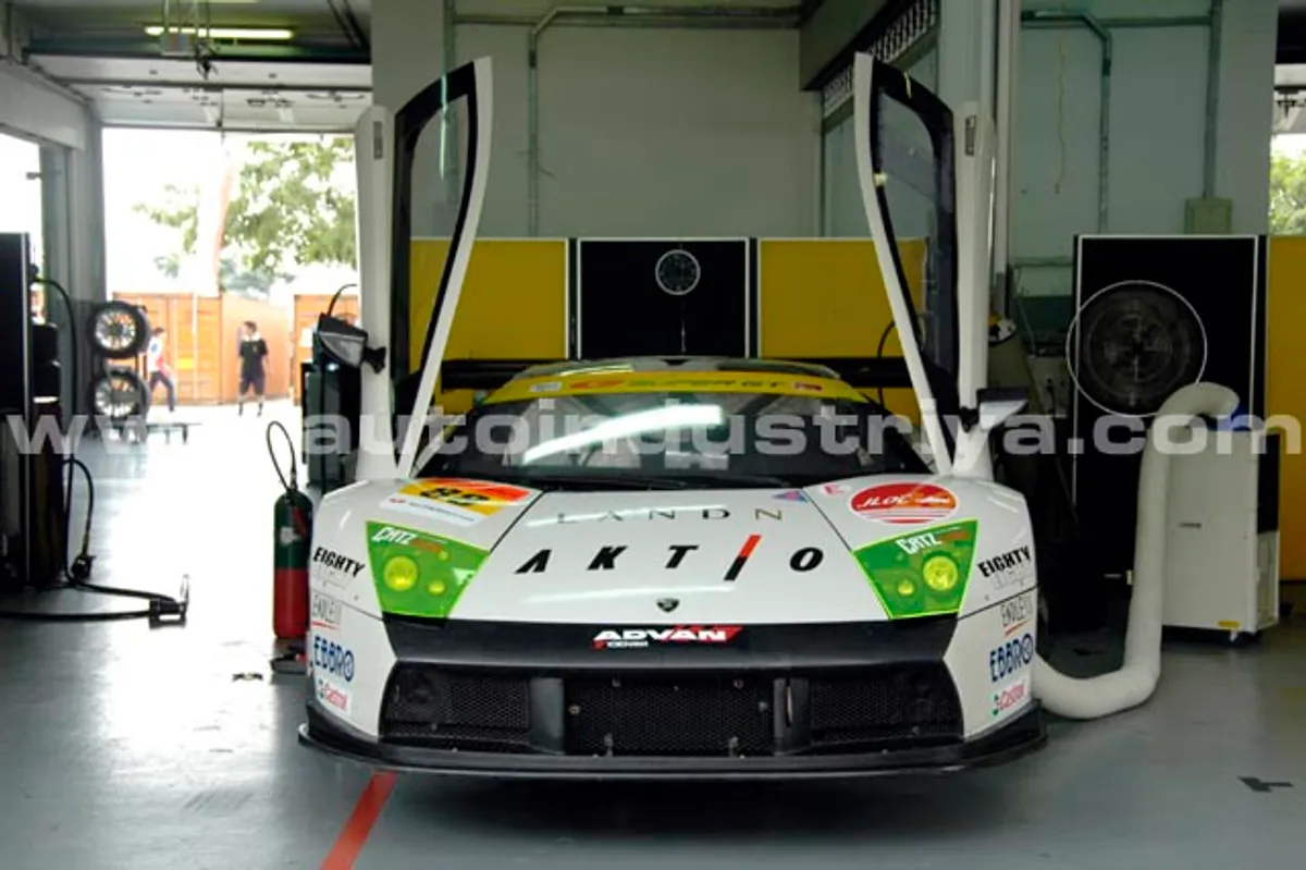 Behind the scenes at Super GT