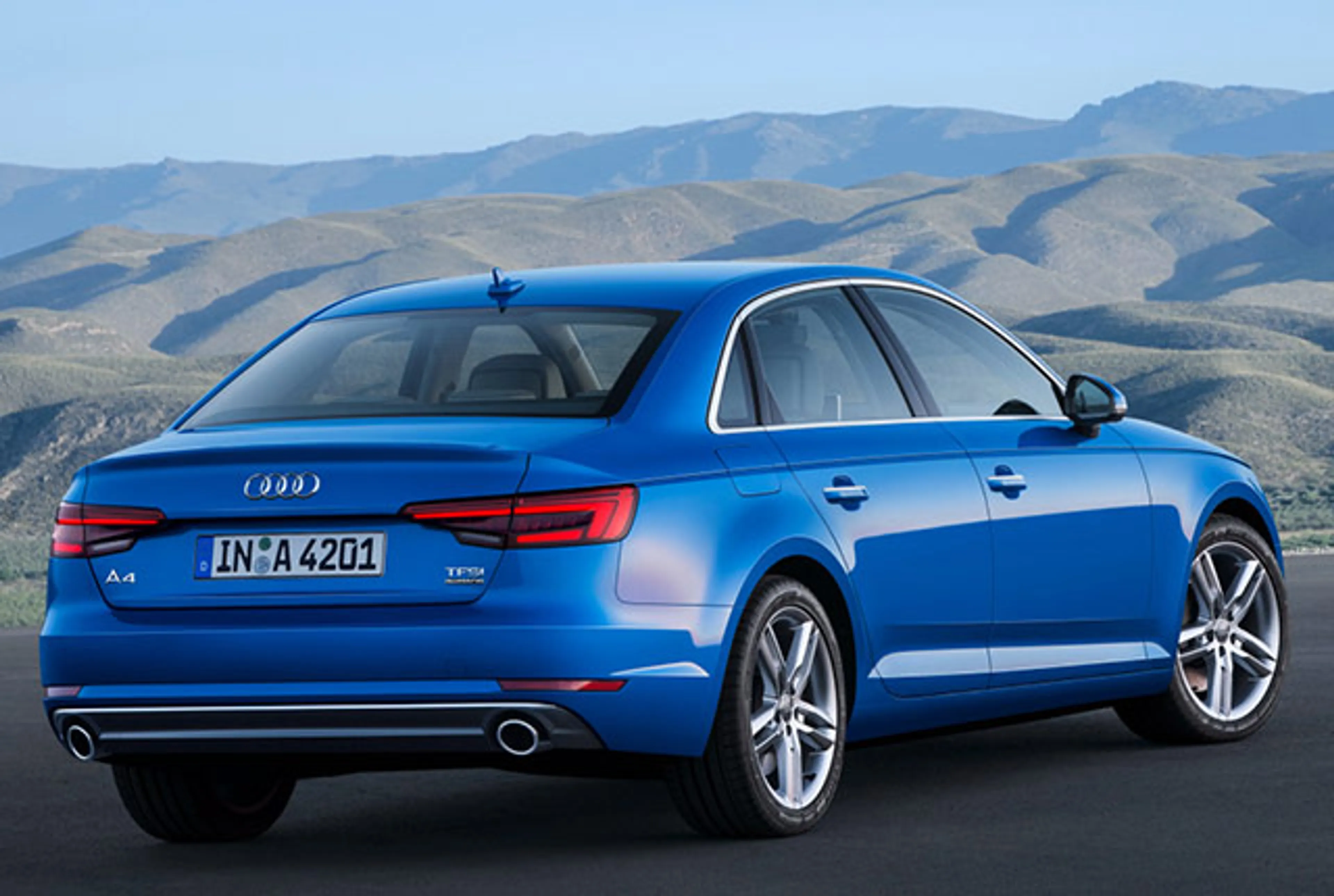 2015 Audi A4 2.0 TDI S-Line CVT thumbnail 2