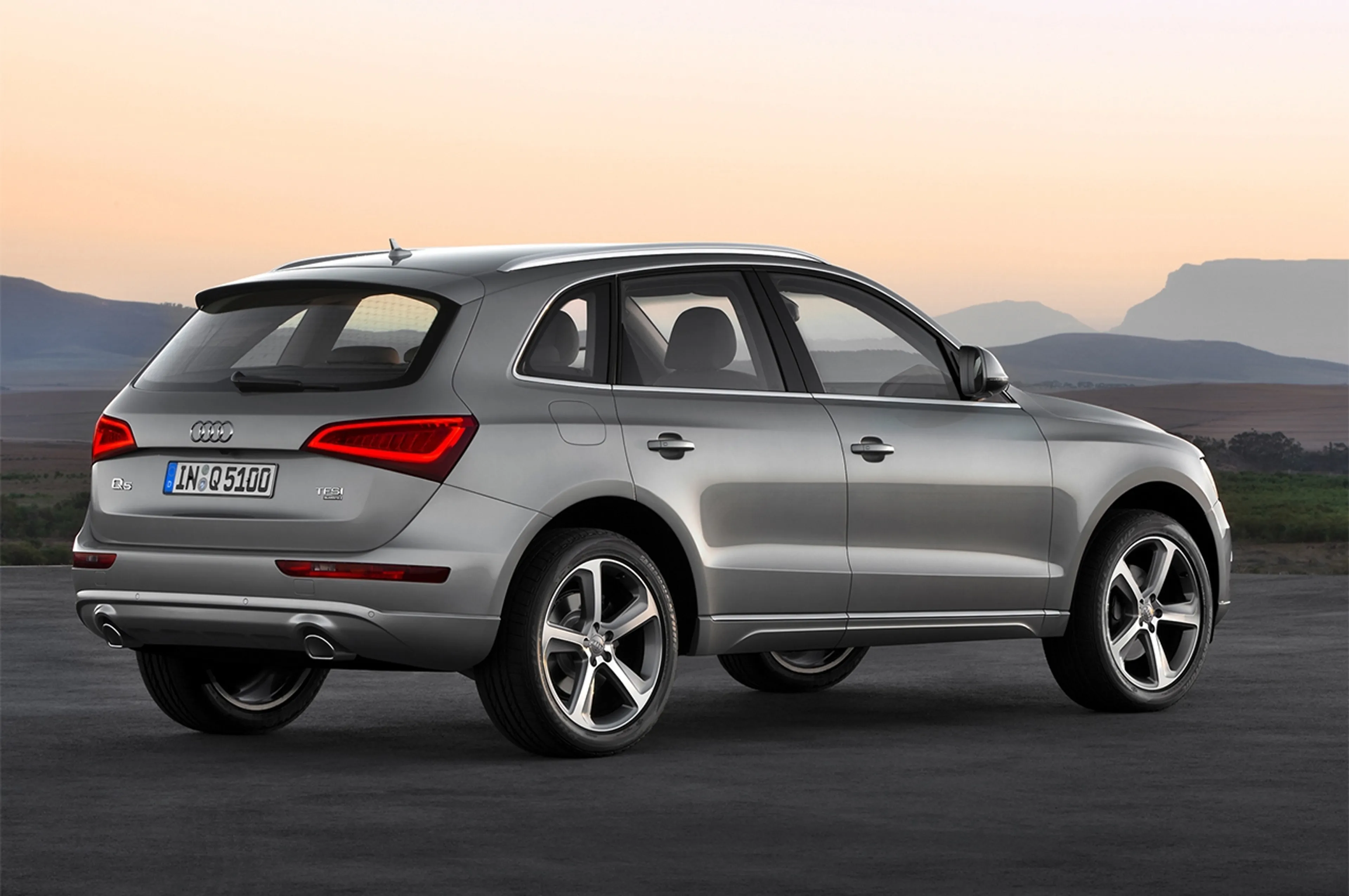 2015 Audi Q5 2.0 TDI Quattro S-tronic DCT thumbnail 2