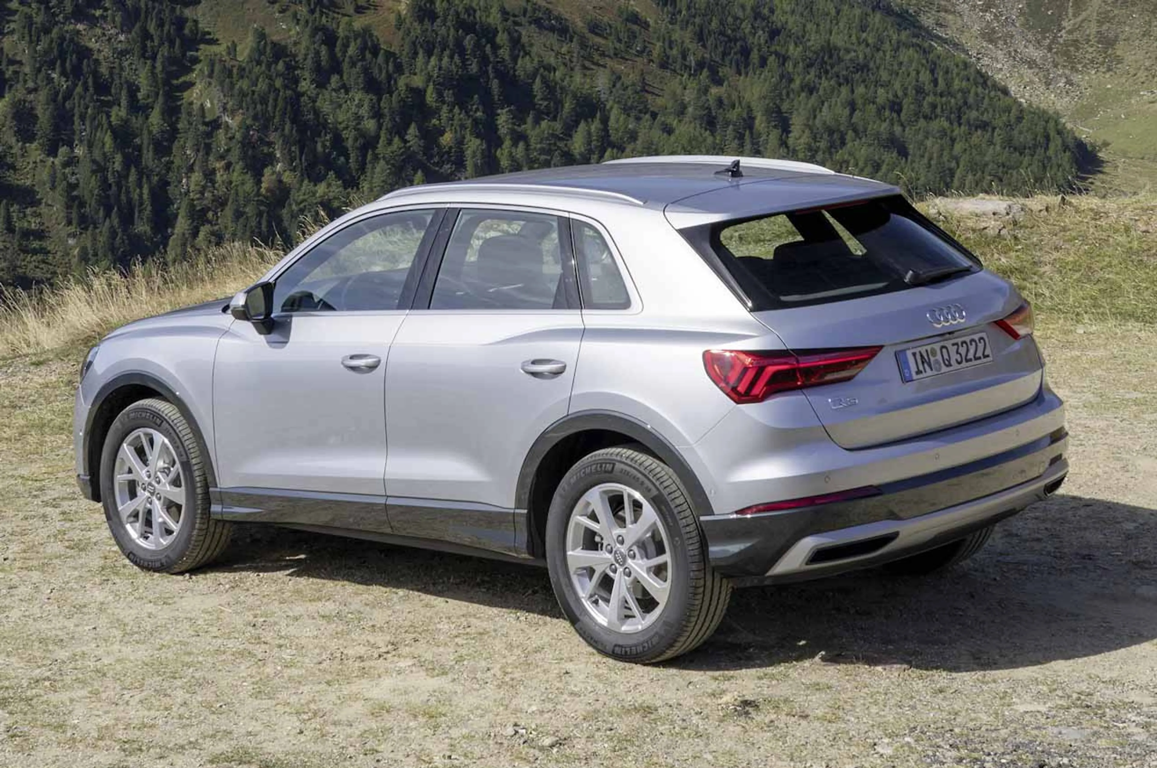 2020 Audi Q3 1.4 TFSI thumbnail 2