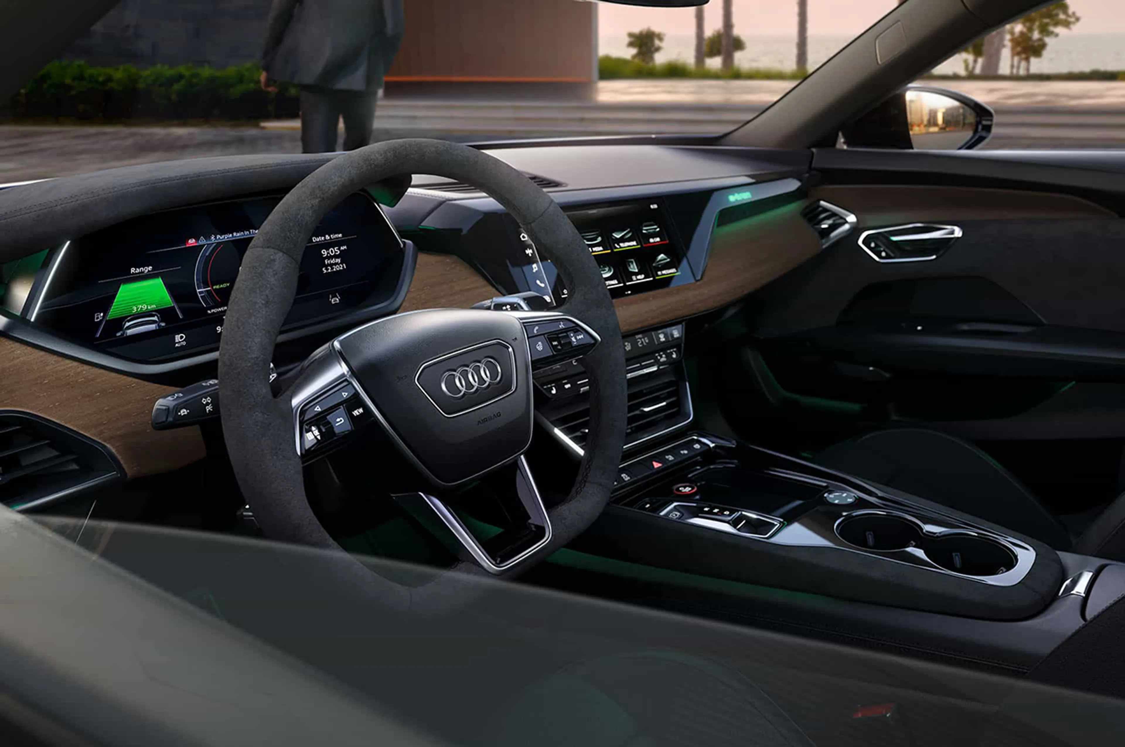 Audi e-tron GT thumbnail 3