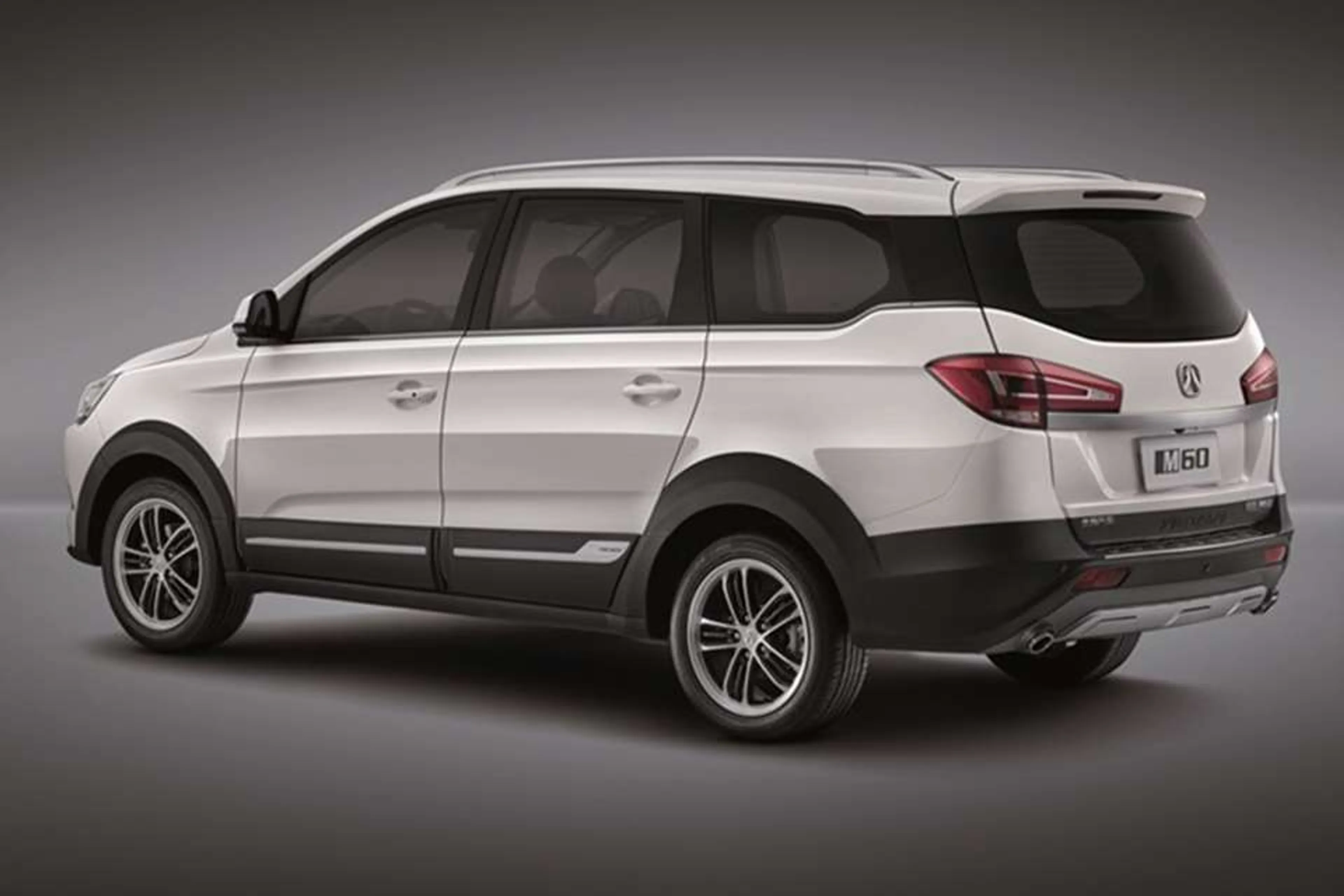 BAIC M60 thumbnail 2