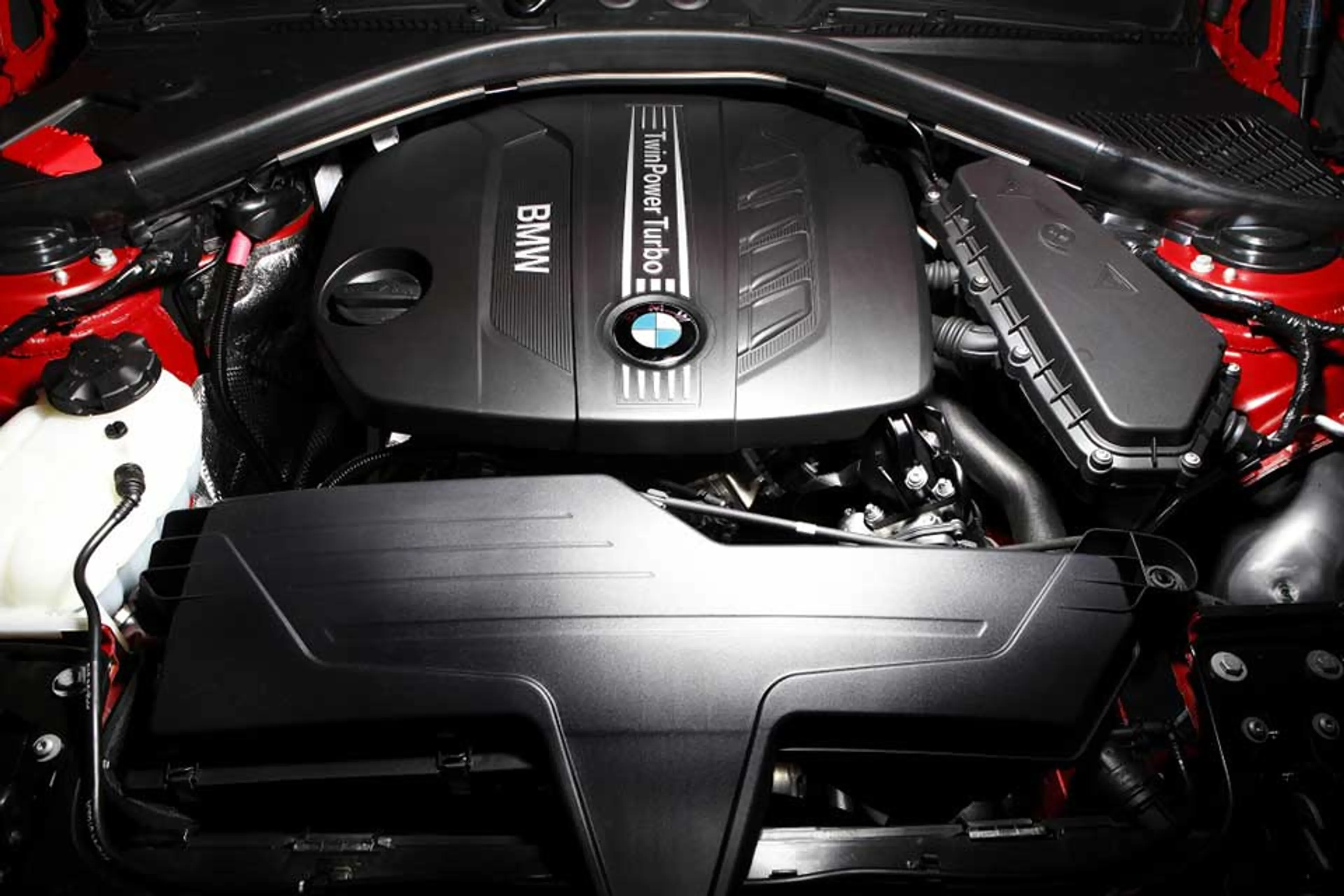 2015 BMW 1 Series 118i Essential Hatchback AT thumbnail 4