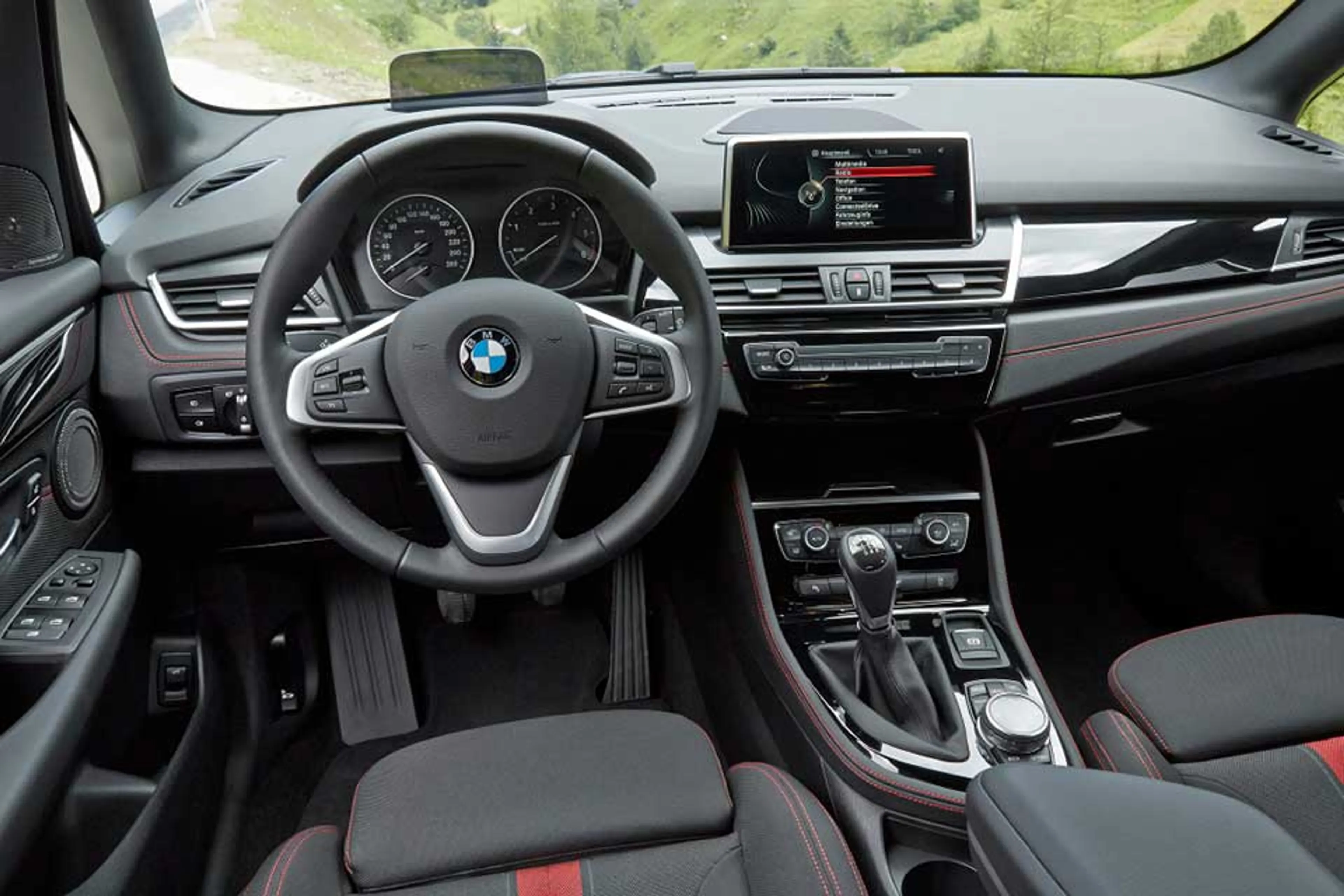 BMW 2 Series Active Tourer thumbnail 3