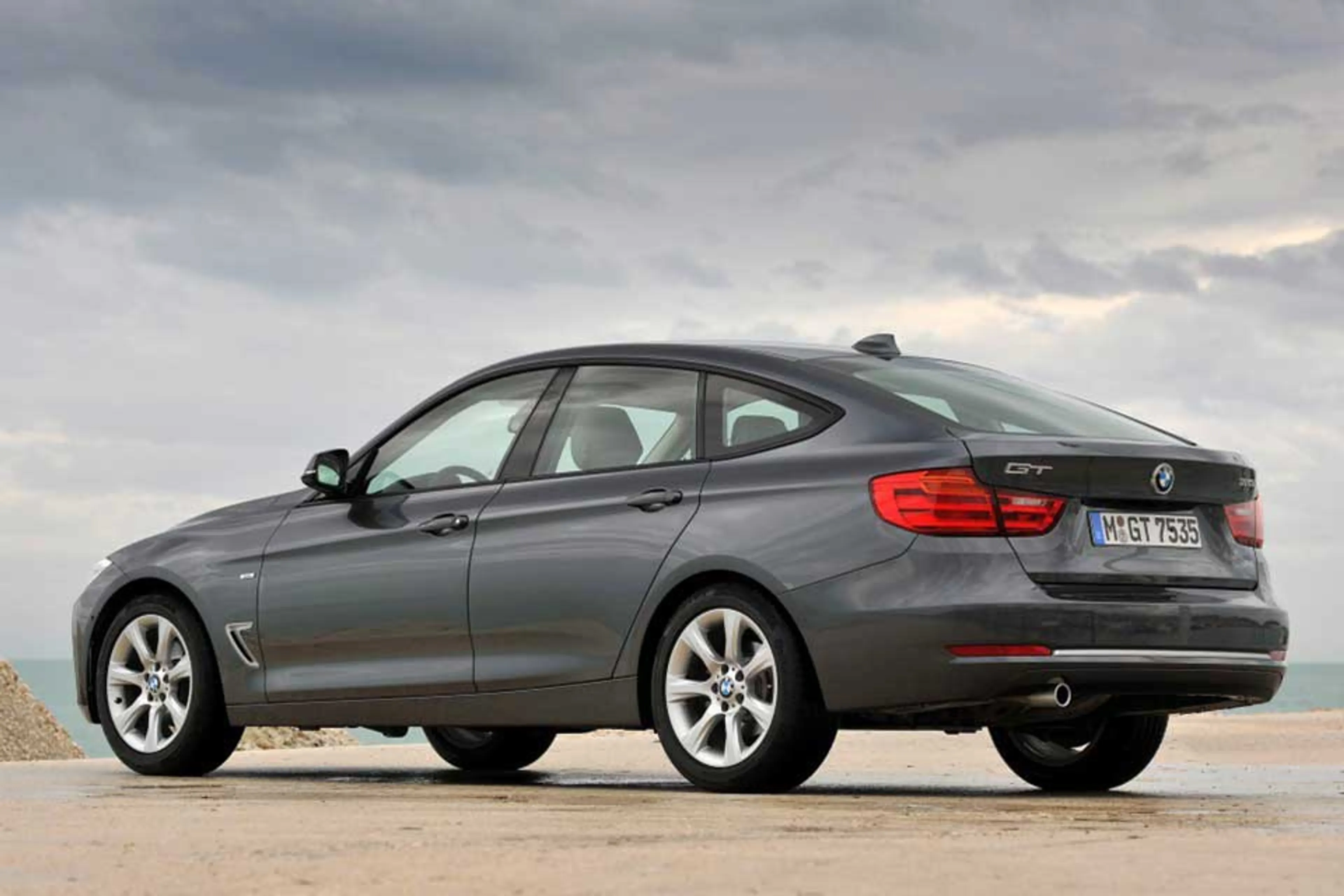 BMW 3 Series GT thumbnail 2