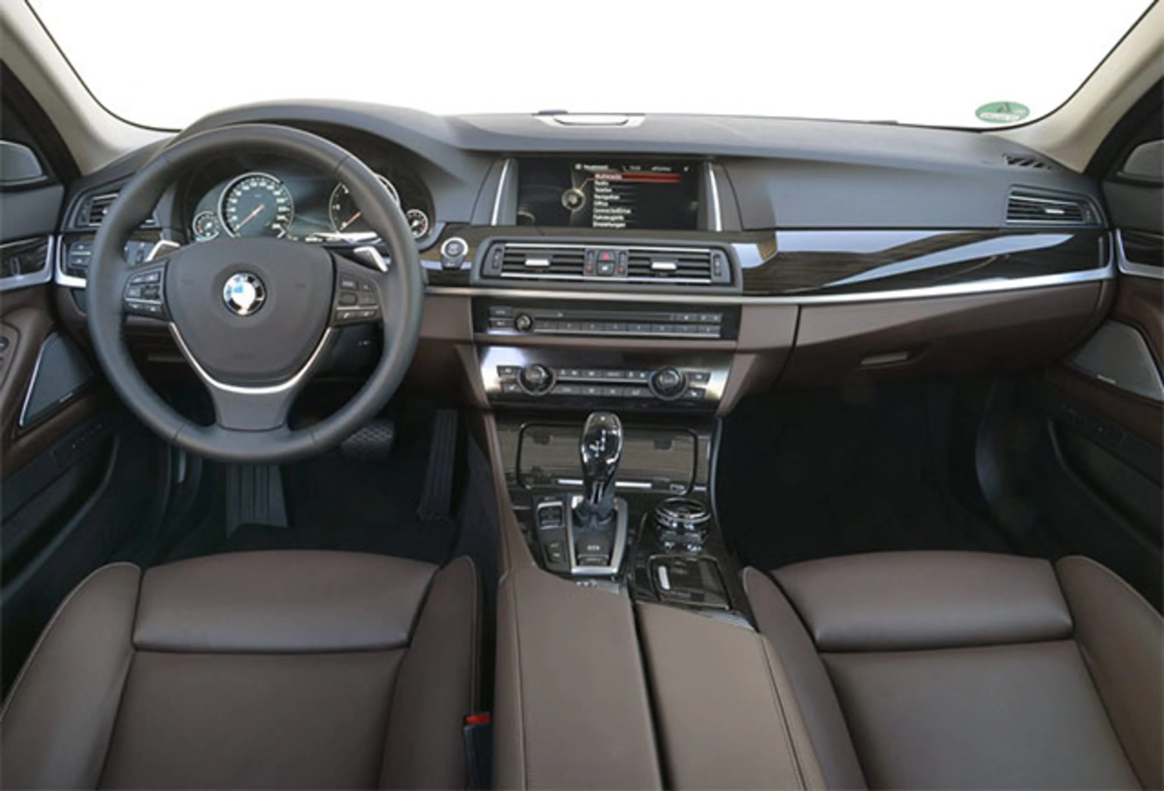 2015 BMW 5 Series 528i Essential AT thumbnail 3