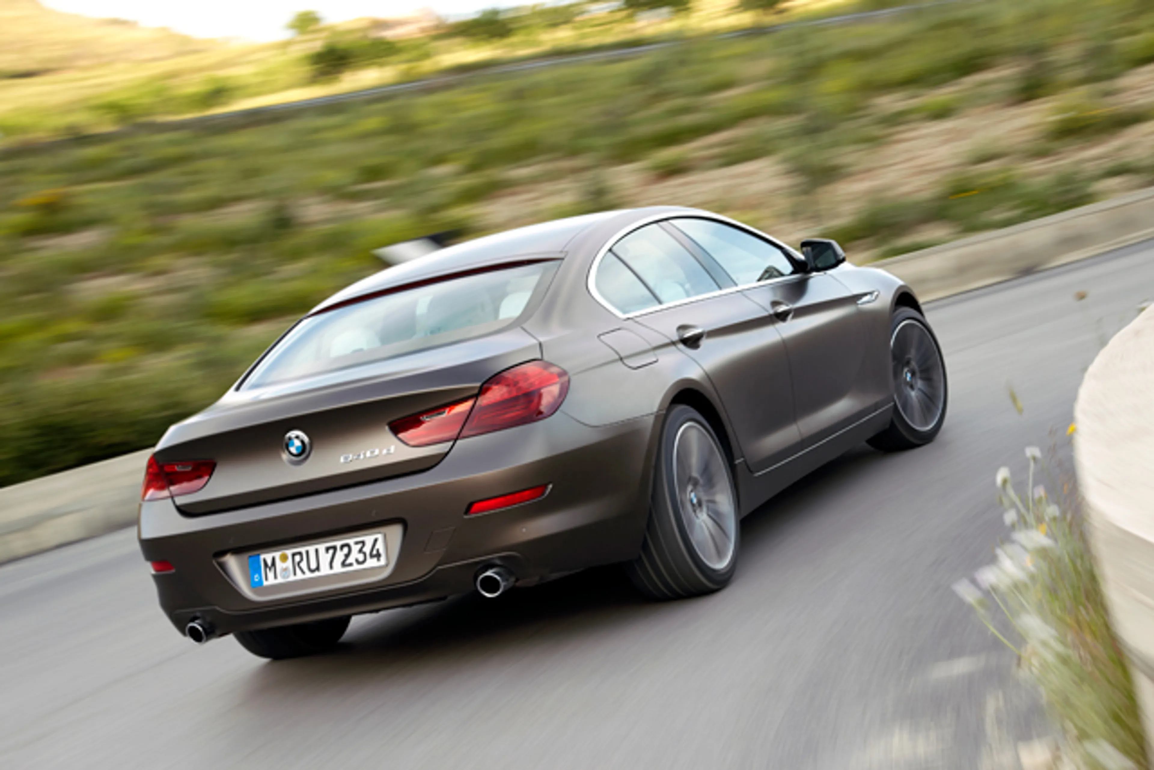 BMW 6 Series thumbnail 2