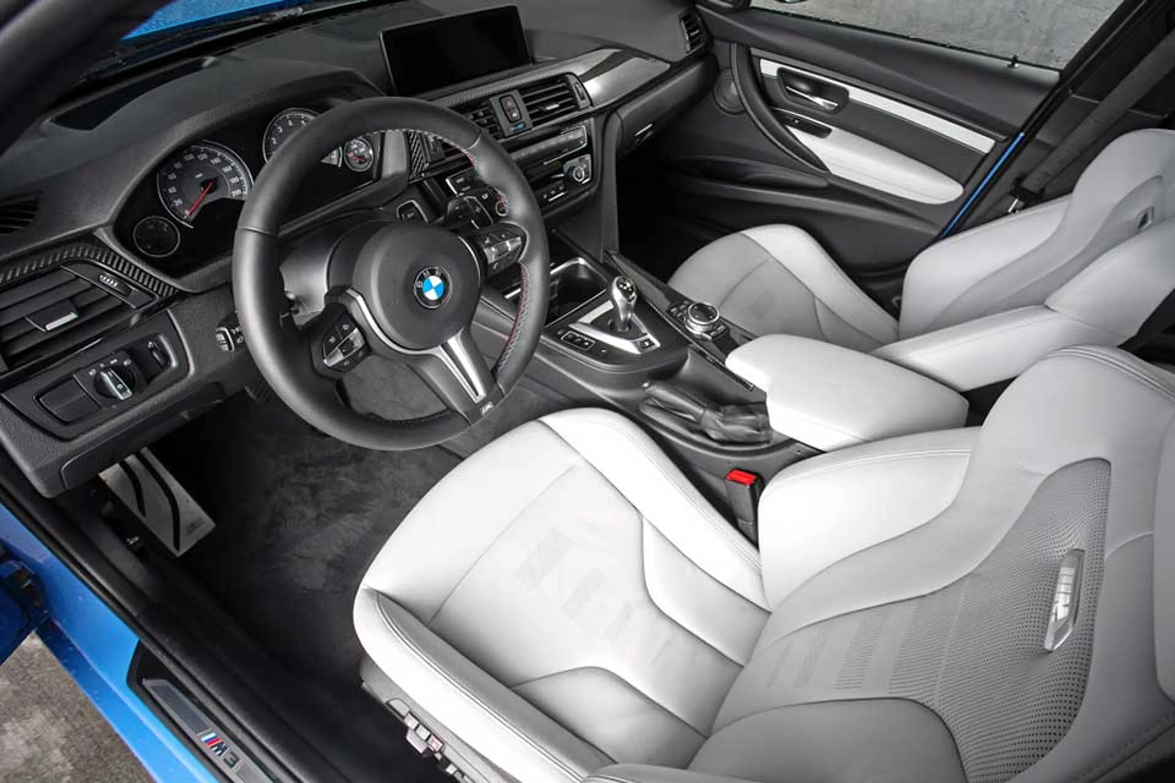 2015 BMW M3 V8 DCT Coupe thumbnail 3