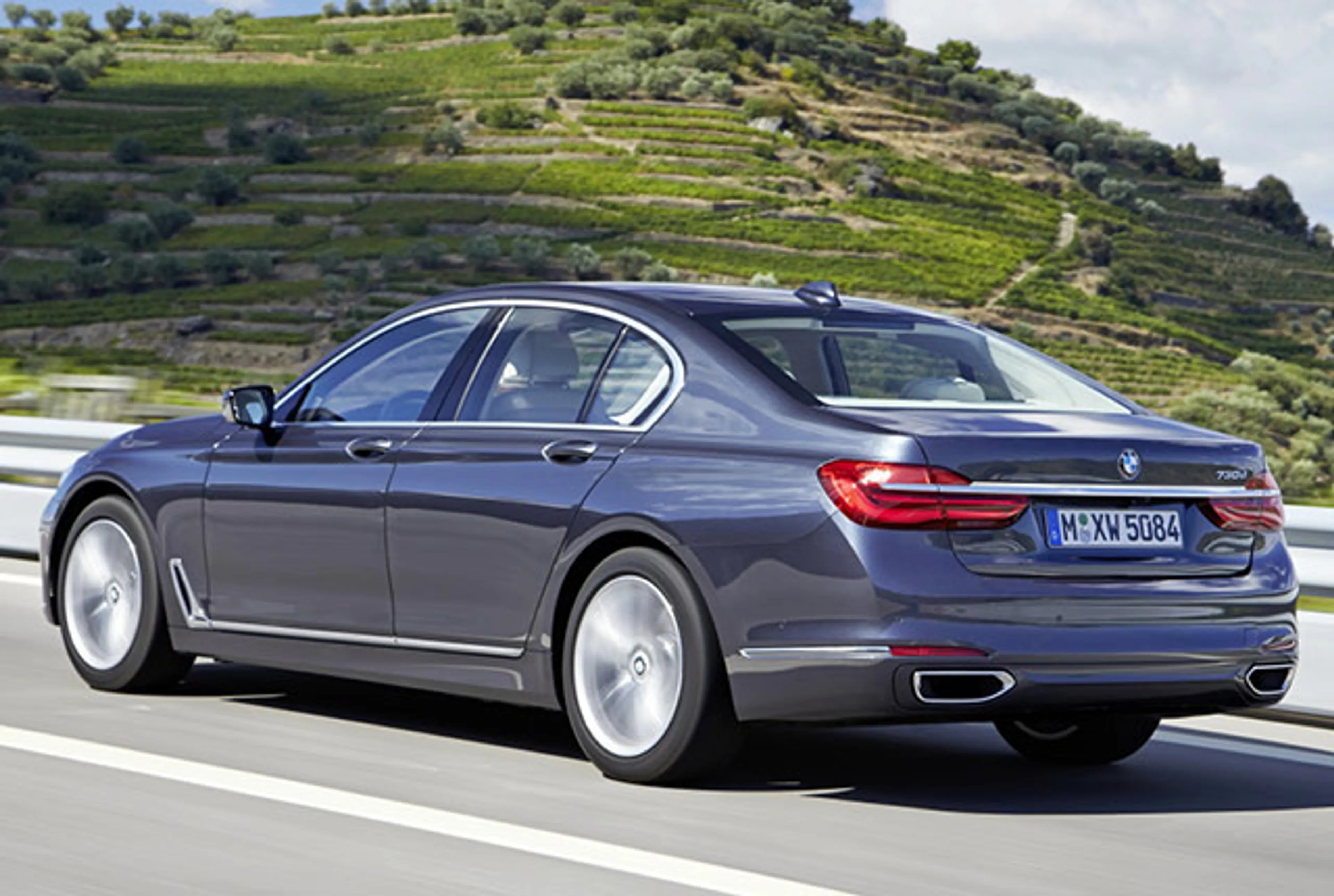 2016 BMW 7 Series 750Li Package thumbnail 2