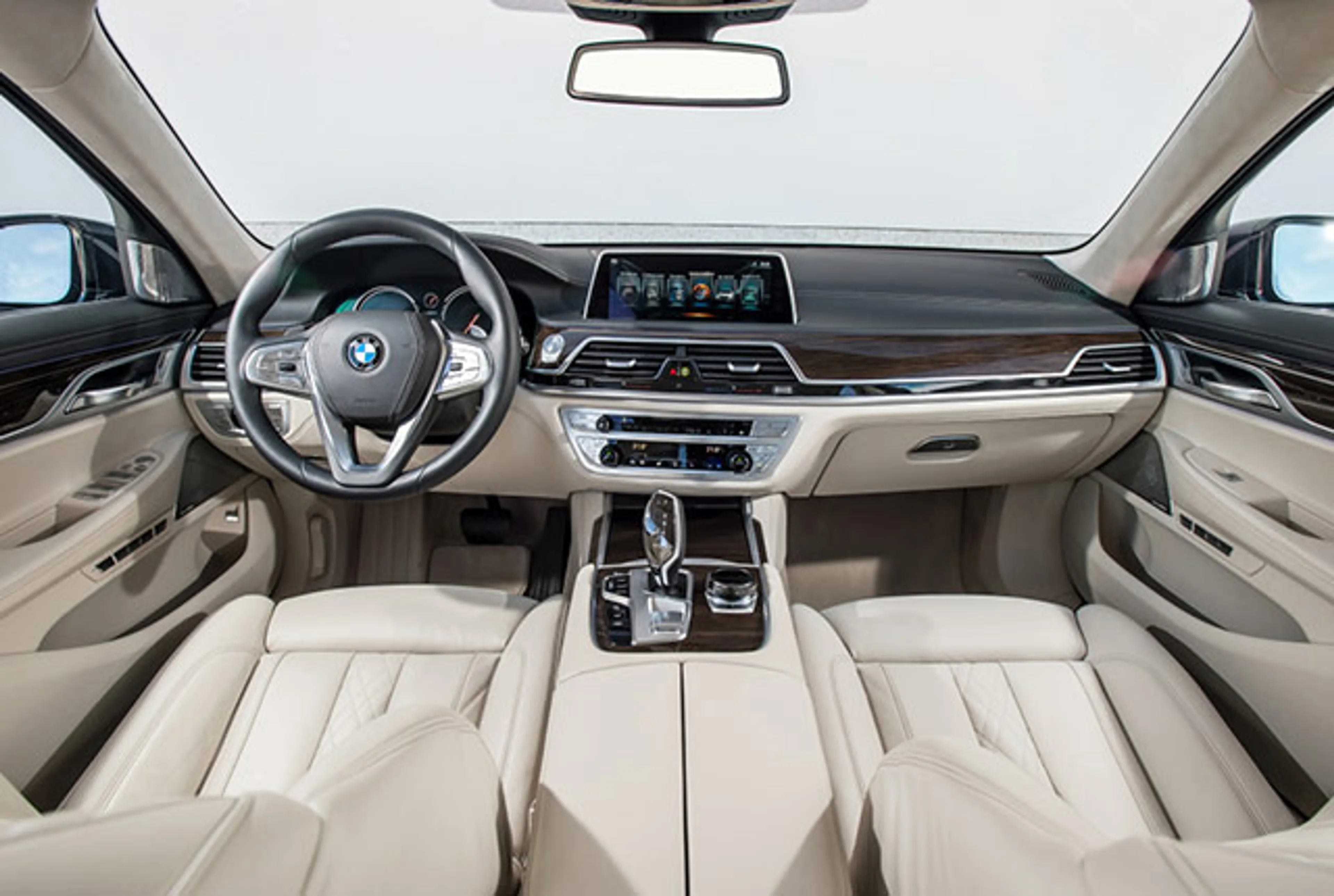 2016 BMW 7 Series 750Li Package thumbnail 3