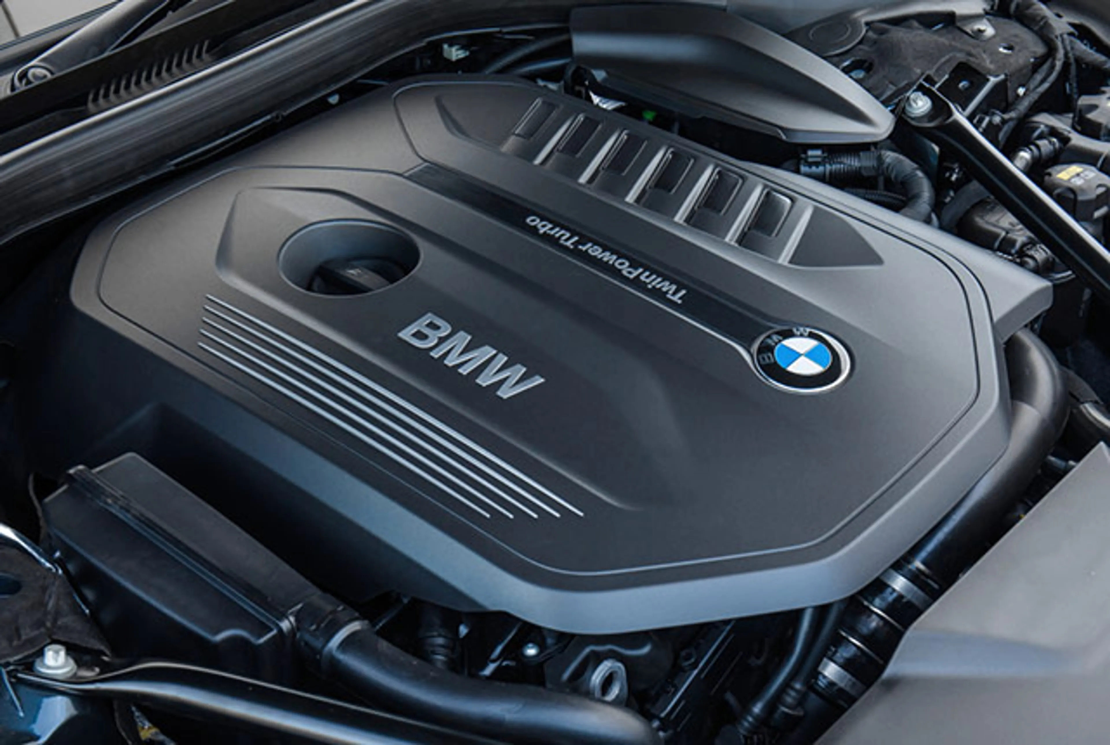 2016 BMW 7 Series 750Li Package thumbnail 4