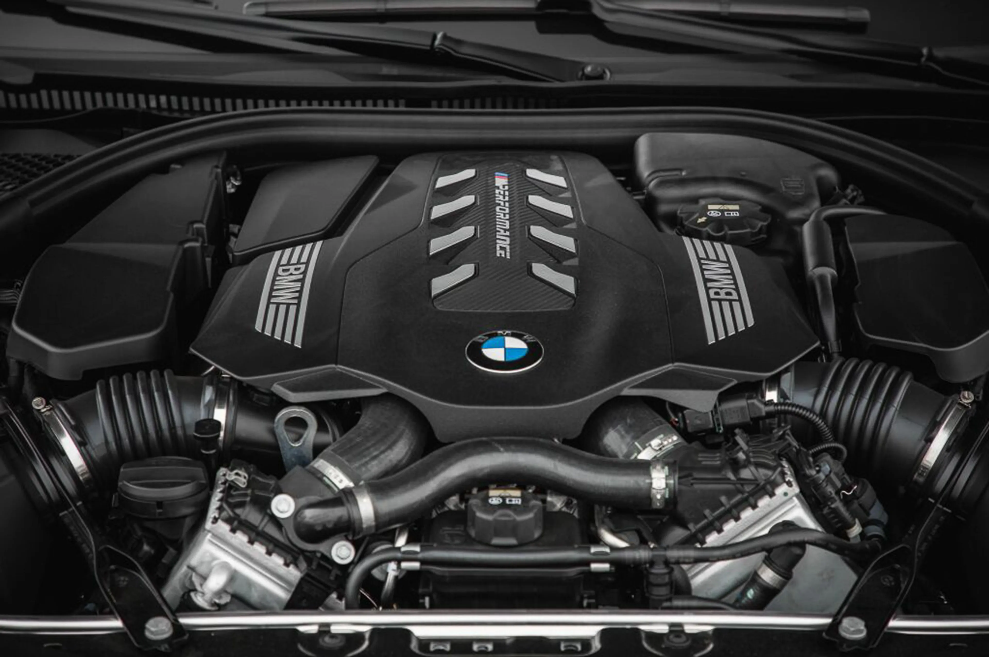 BMW 8 Series Gran Coupe thumbnail 4