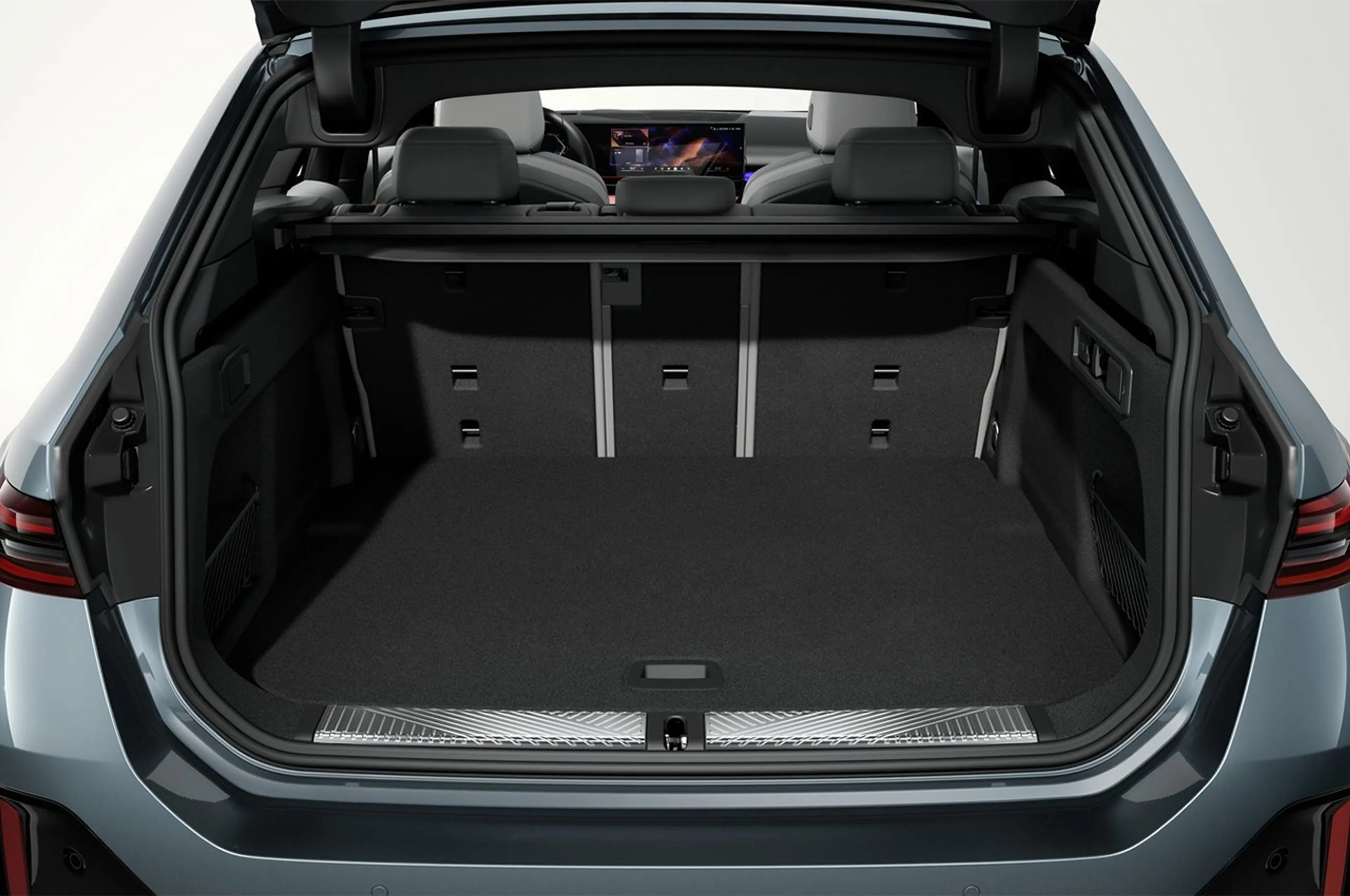 BMW i5 Touring thumbnail 4