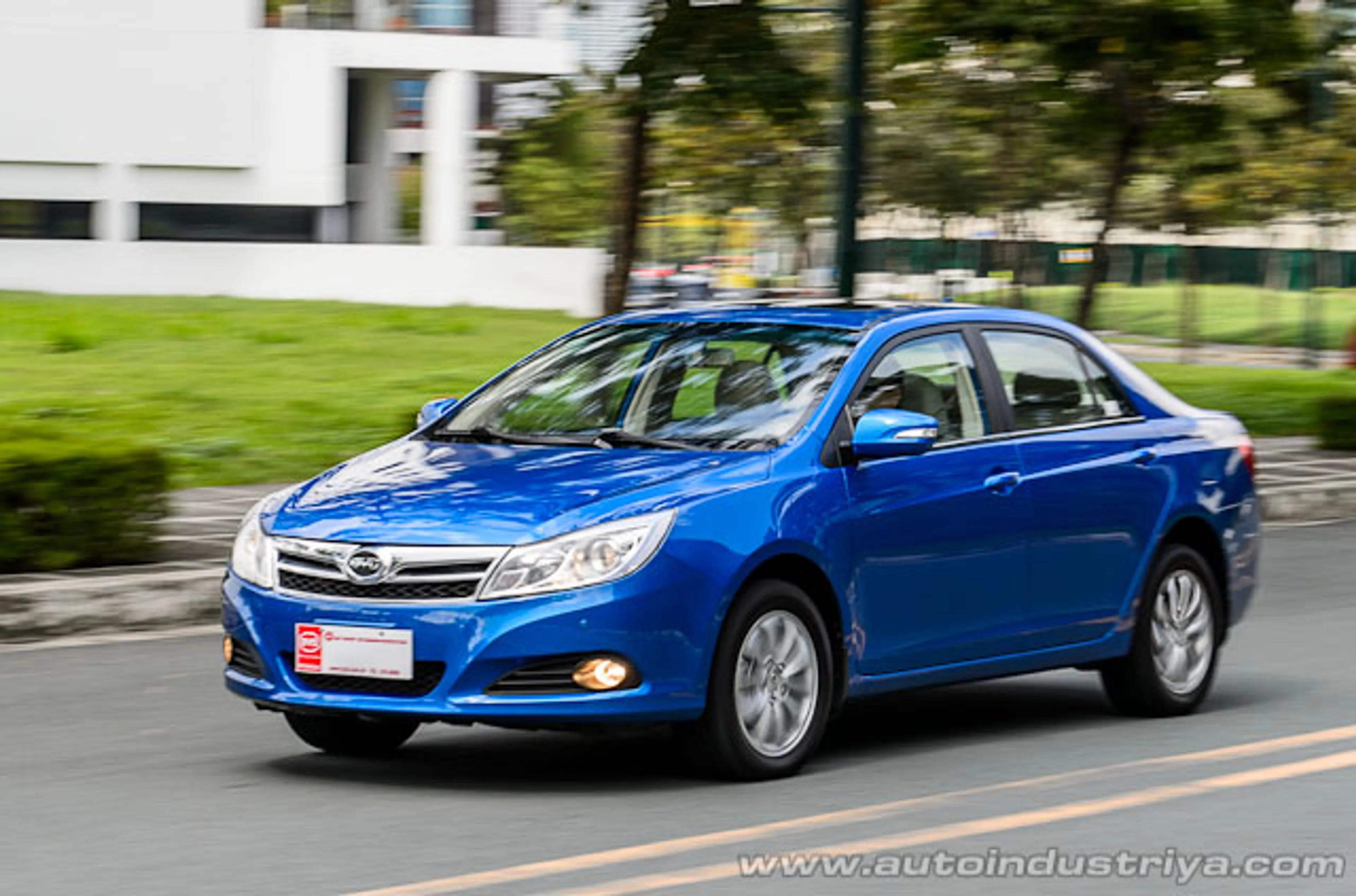 BYD F5 Suri 2015