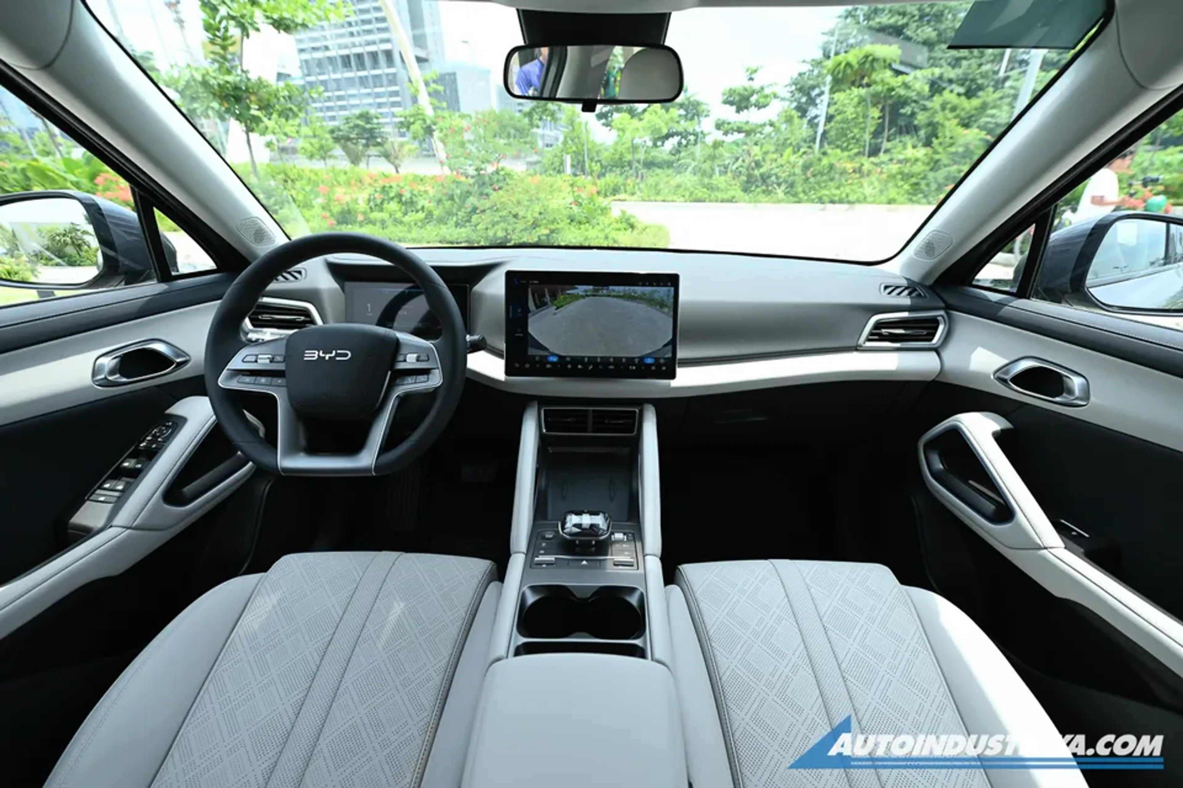 BYD Atto 2 EV thumbnail 3