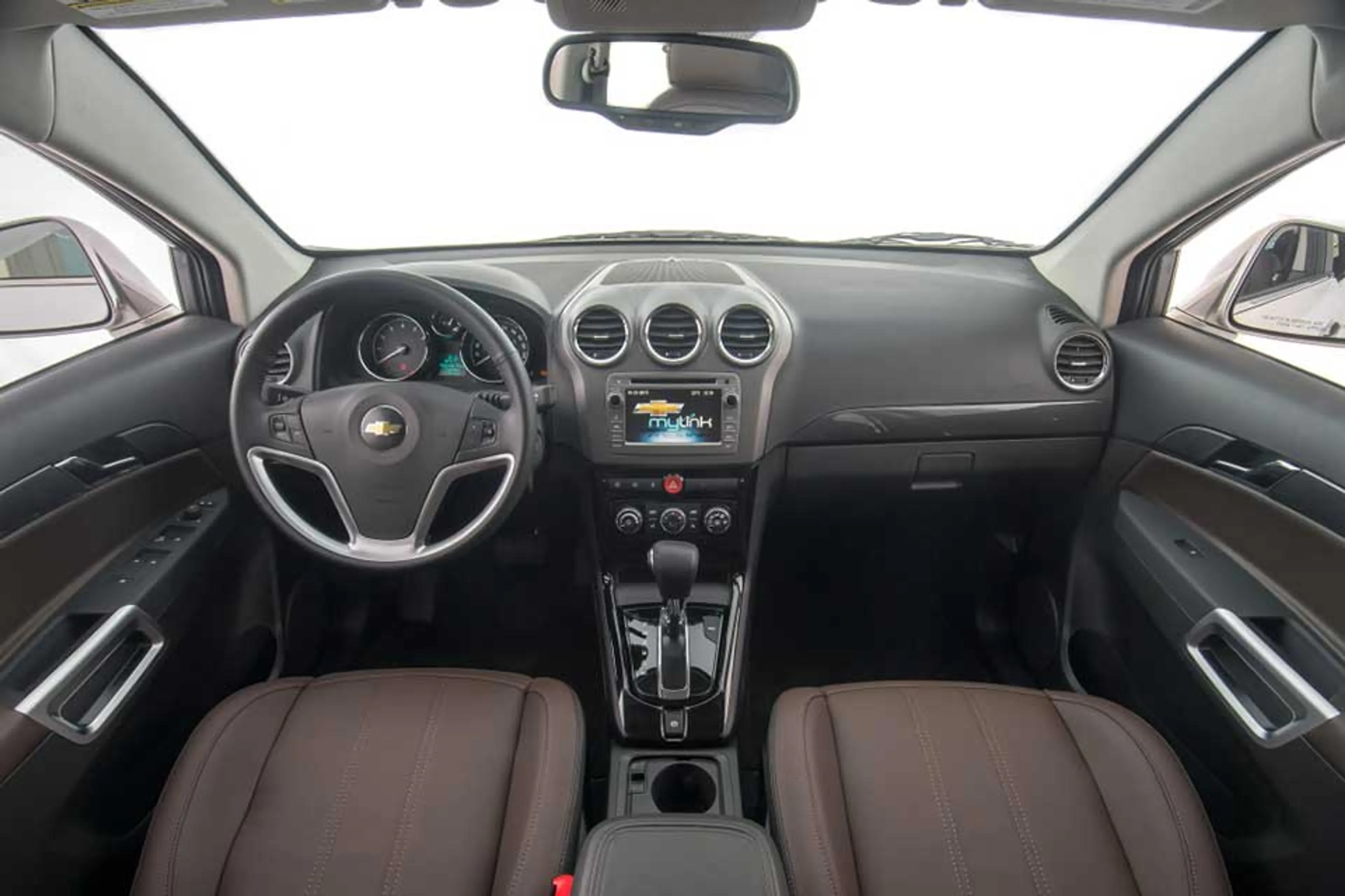 2015 Chevrolet Captiva 2.0 TurboDiesel 4x2 LS AT Dsl thumbnail 3