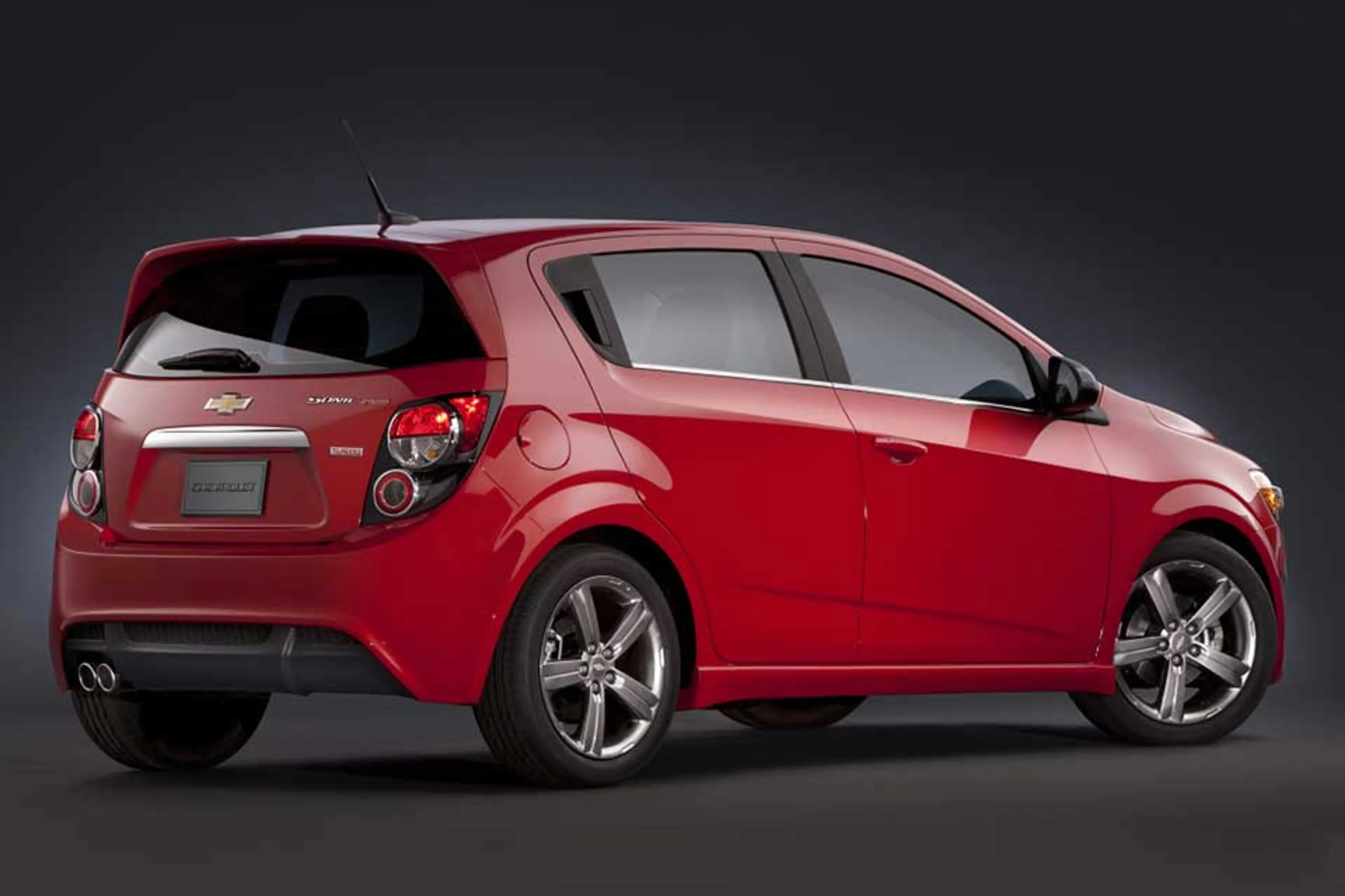 Chevrolet Sonic Hatchback thumbnail 2
