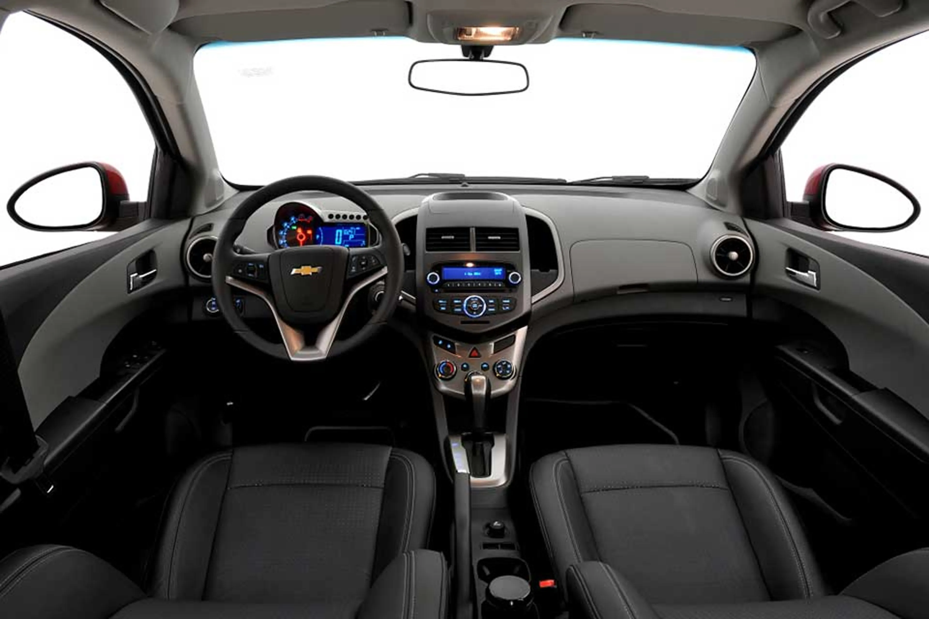 Chevrolet Sonic Sedan thumbnail 3