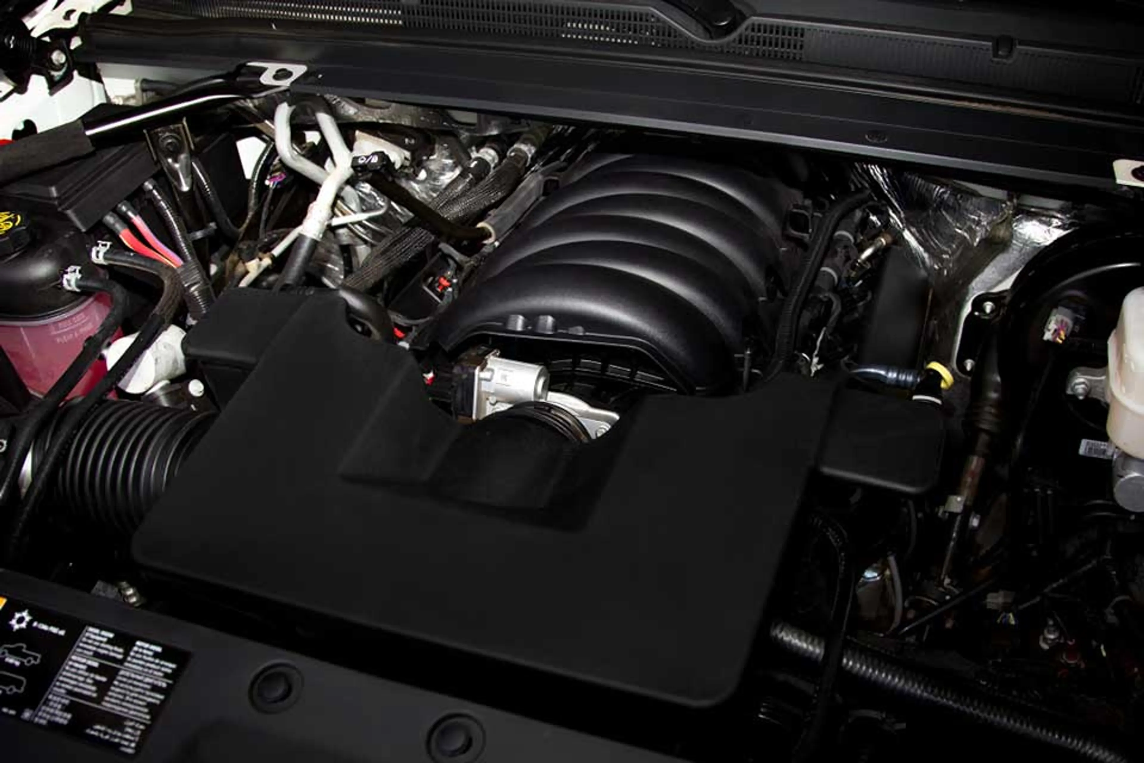 2015 Chevrolet Tahoe LS 4x2 V8 AT thumbnail 4