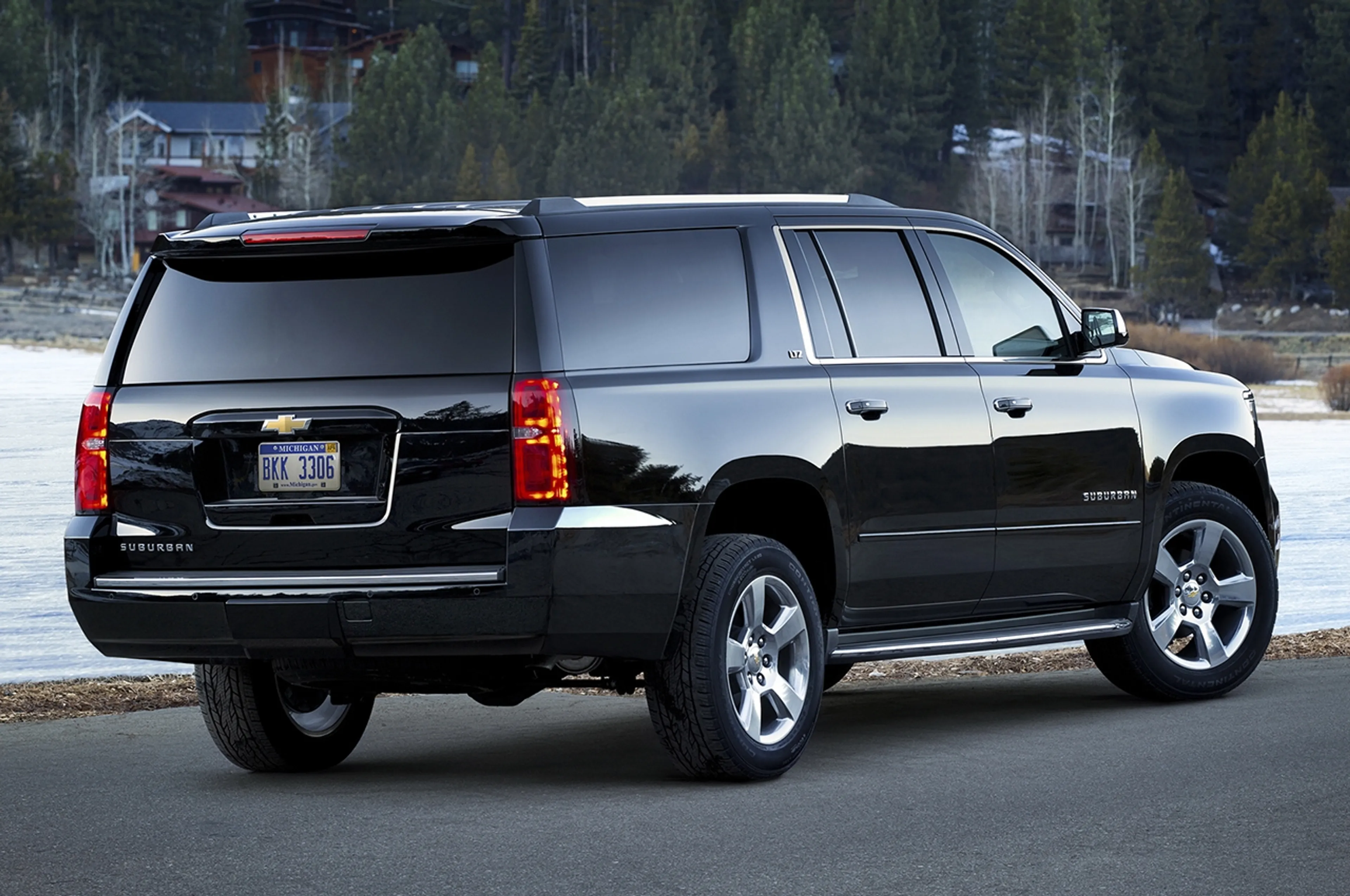 2016 Chevrolet Suburban 5.3L 2LT Vortec 4x4 V8 AT thumbnail 2