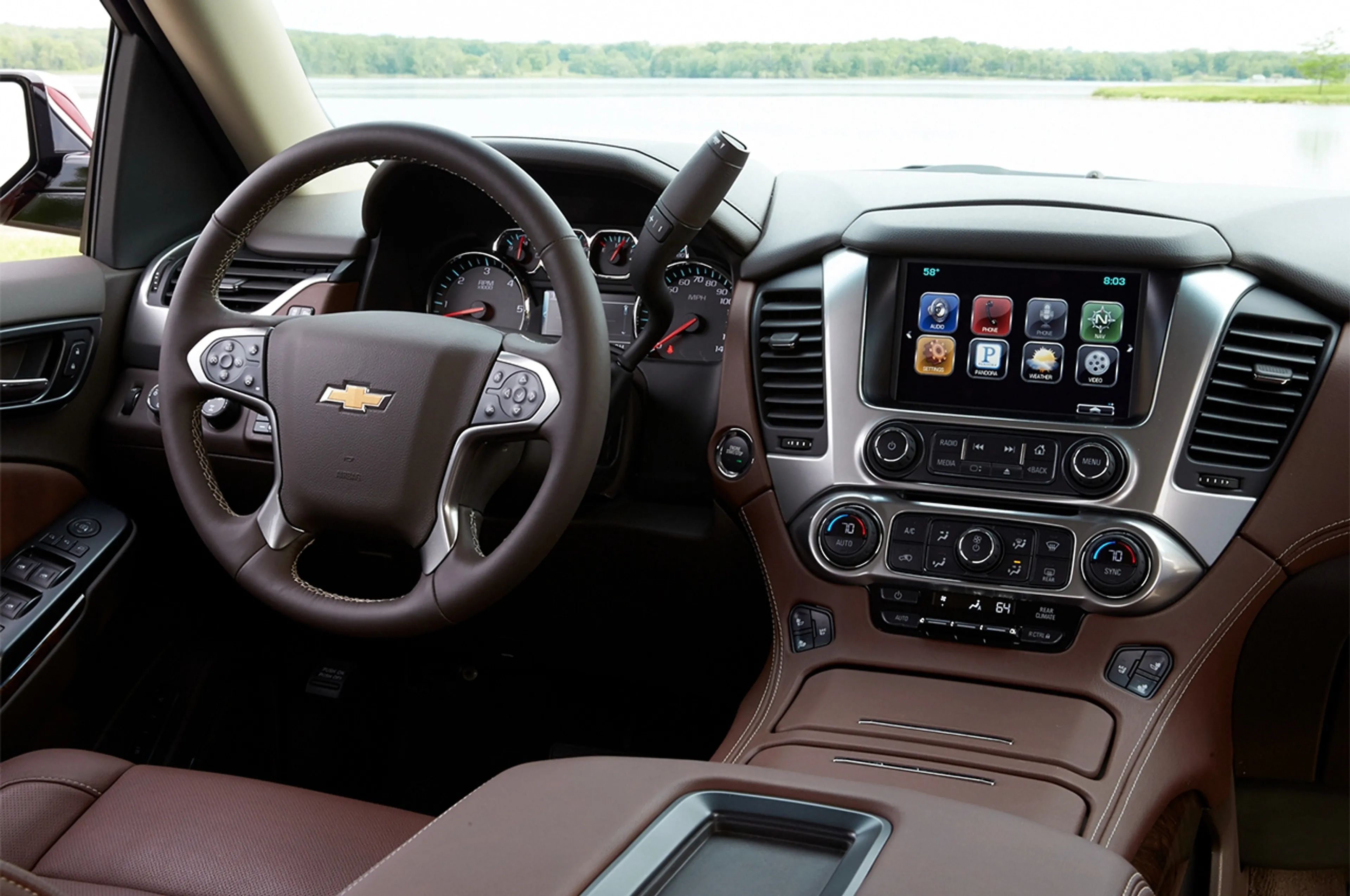 2016 Chevrolet Suburban 5.3L 2LT Vortec 4x4 V8 AT thumbnail 3