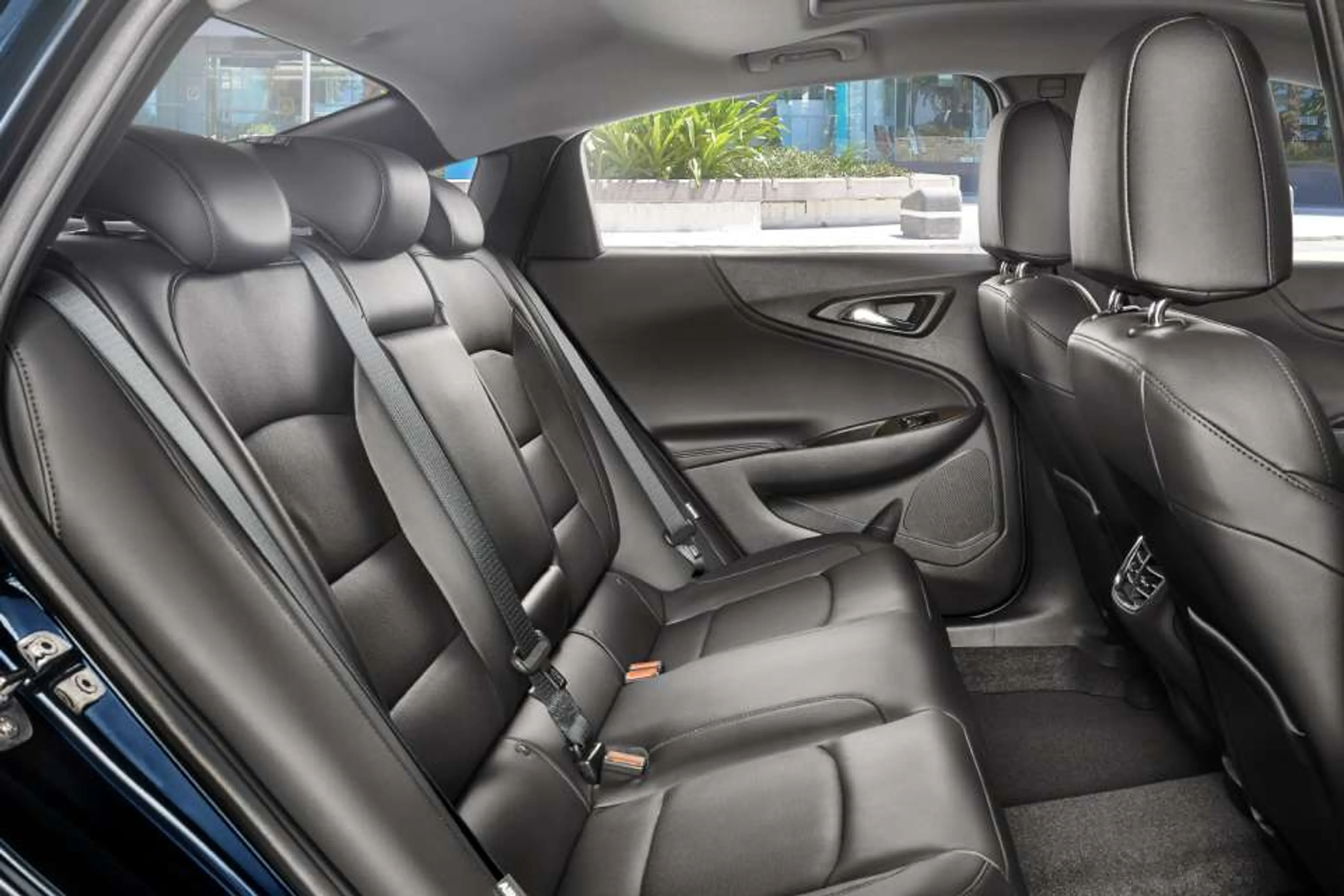 Chevrolet Malibu thumbnail 4