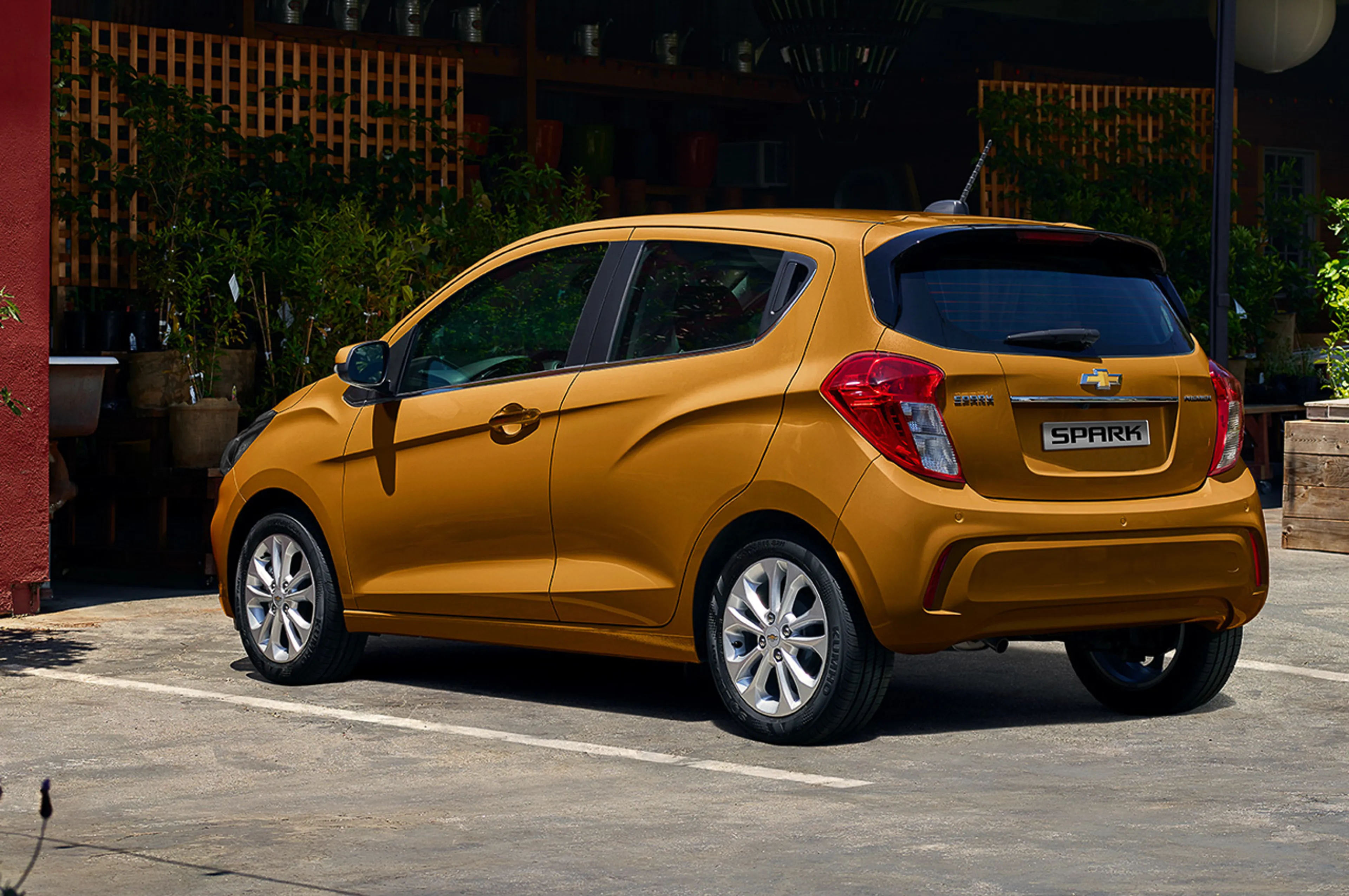 Chevrolet Spark thumbnail 2