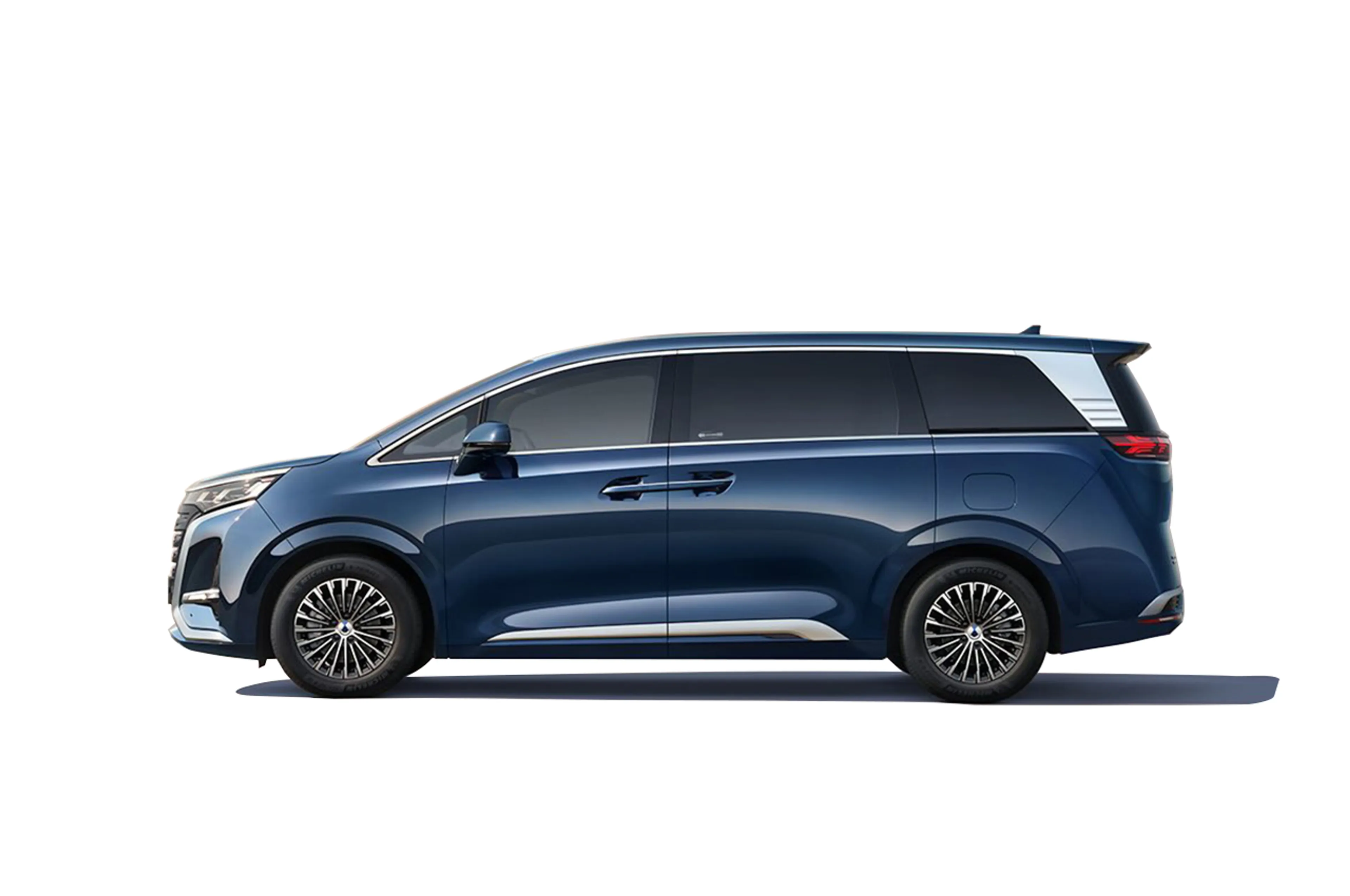 Denza D9 thumbnail 4