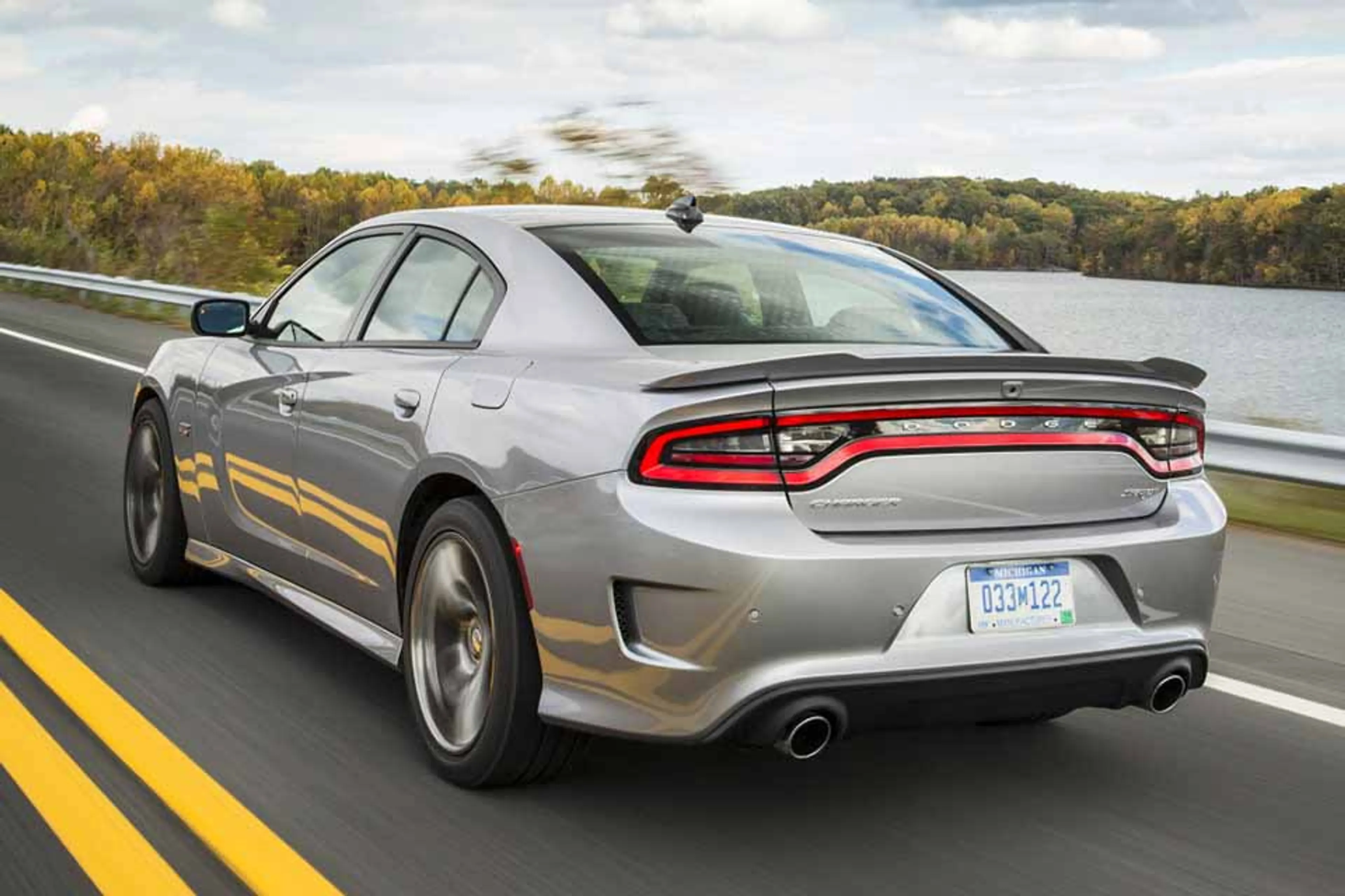 2015 Dodge Charger Hemi V6 AT thumbnail 2