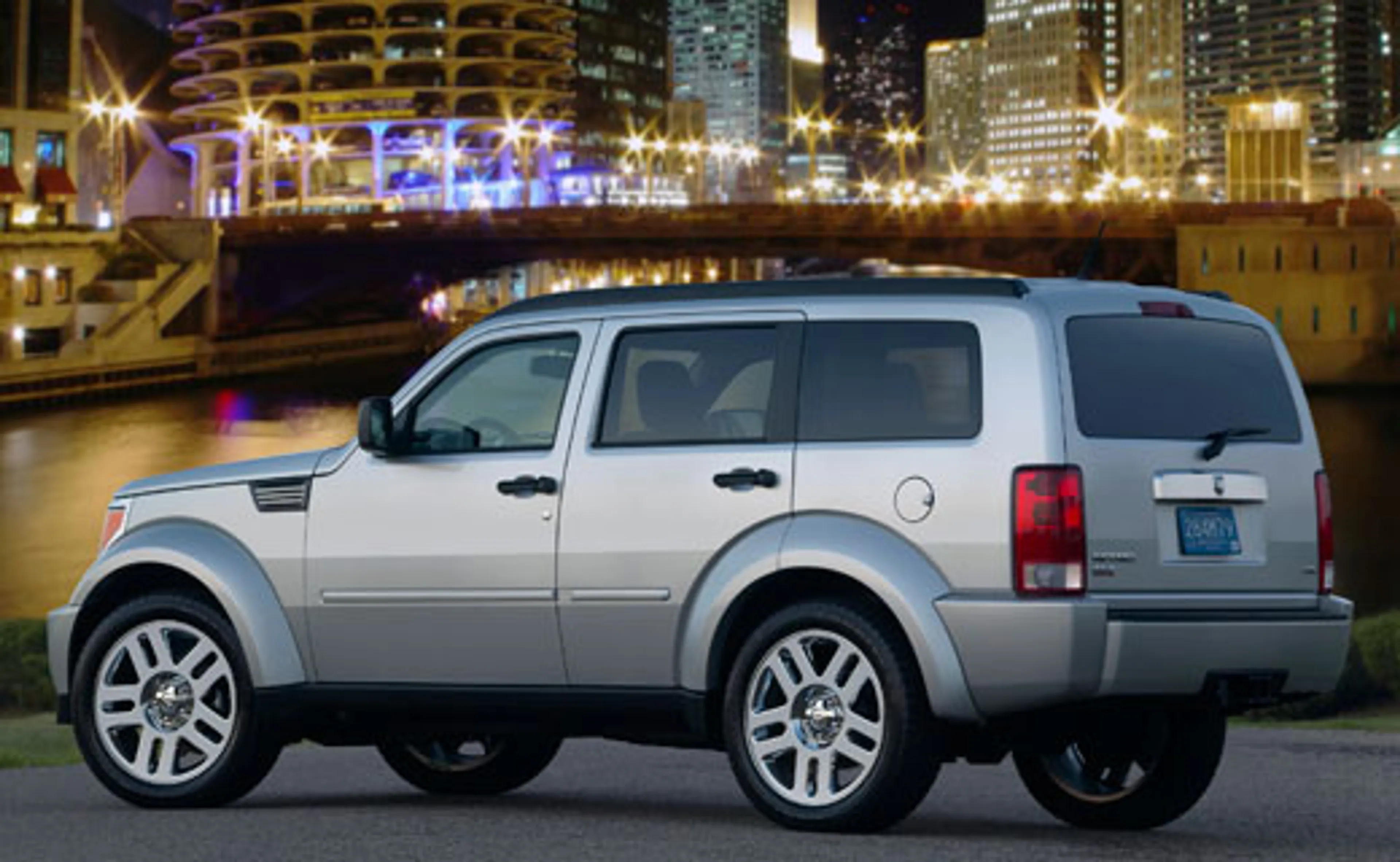 Dodge Nitro thumbnail 2