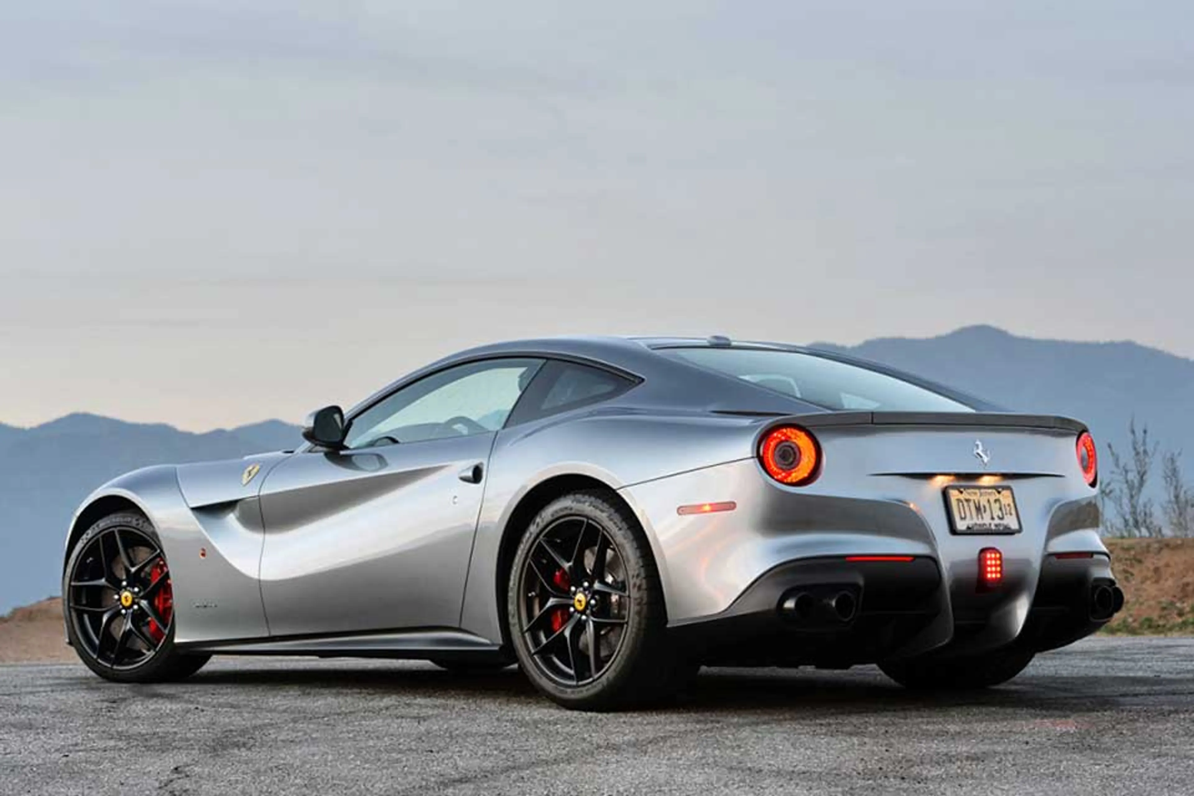 Ferrari F12 Berlinetta thumbnail 2