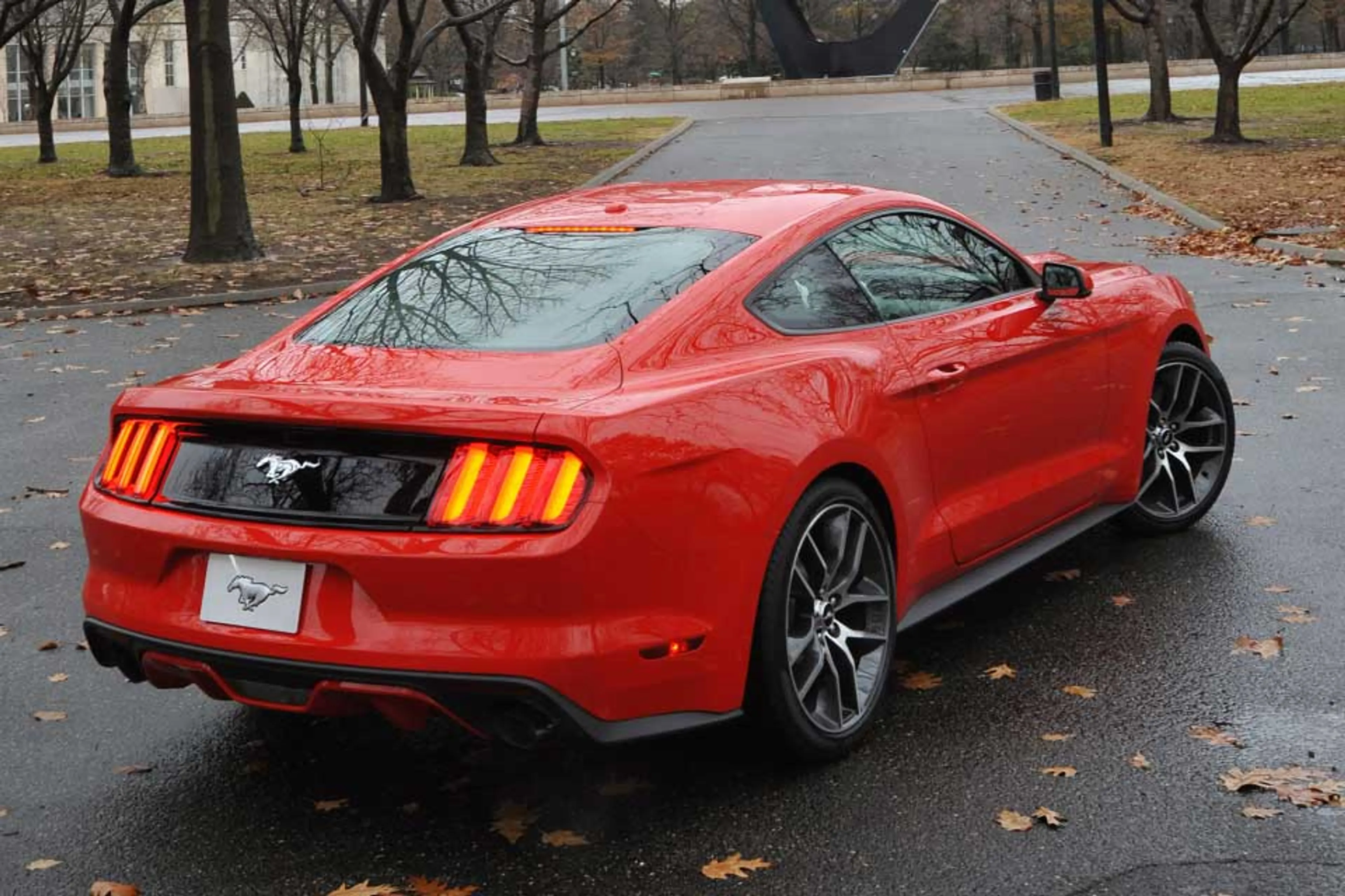 2015 Ford Mustang 2.3 EcoBoost Coupe AT thumbnail 2