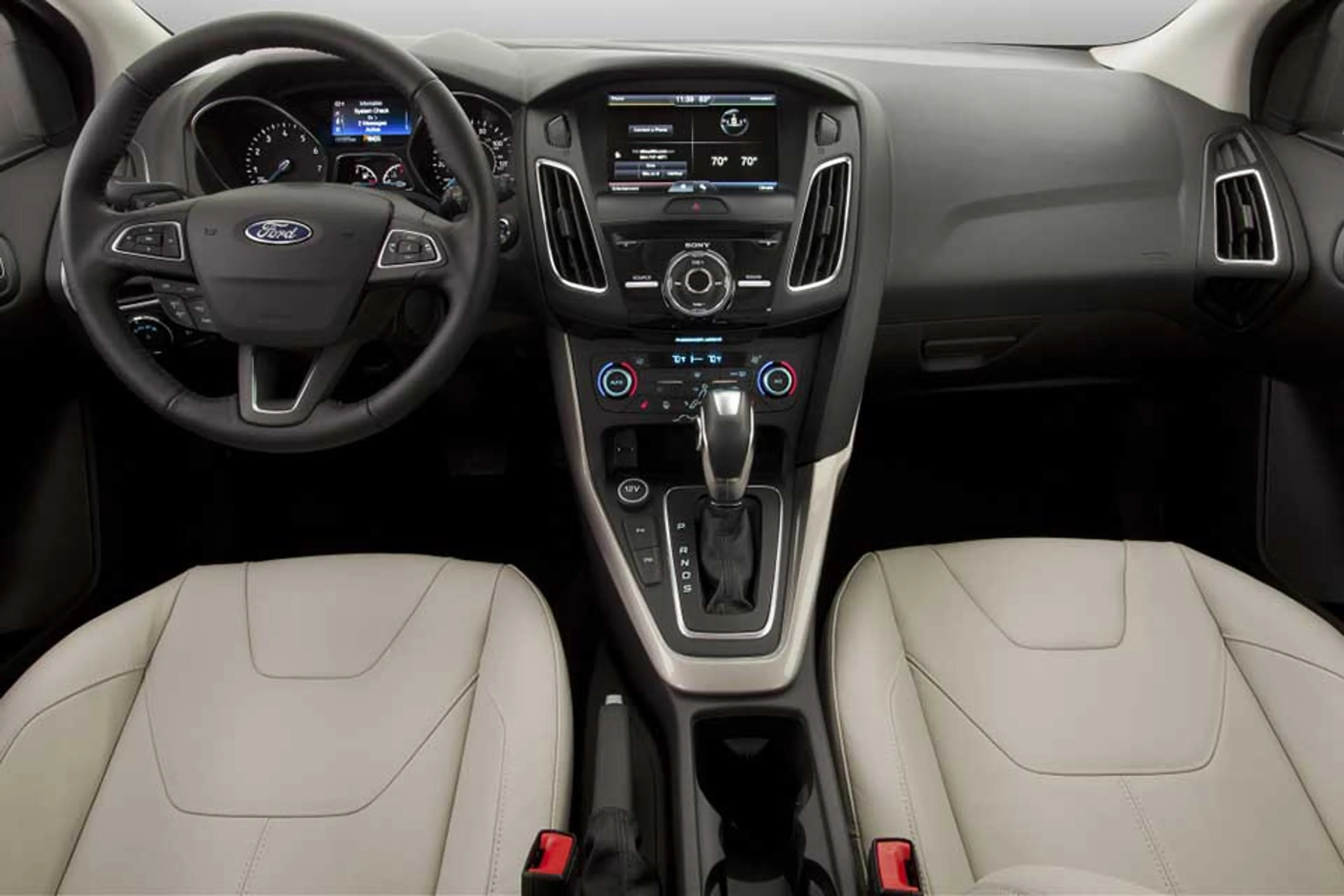 Ford Focus Sedan thumbnail 3