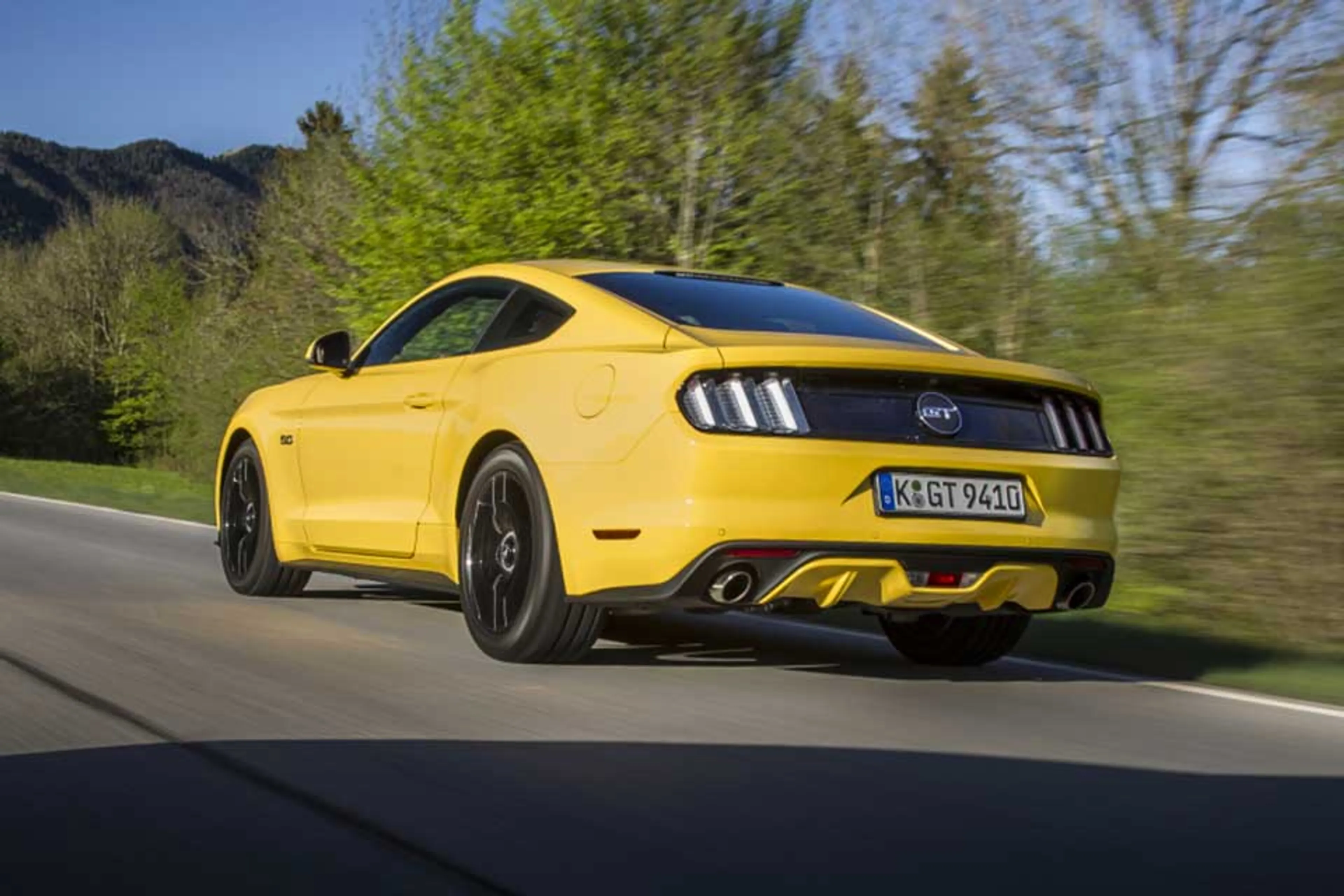 2017 Ford Mustang 2.3 EcoBoost Coupe AT thumbnail 2