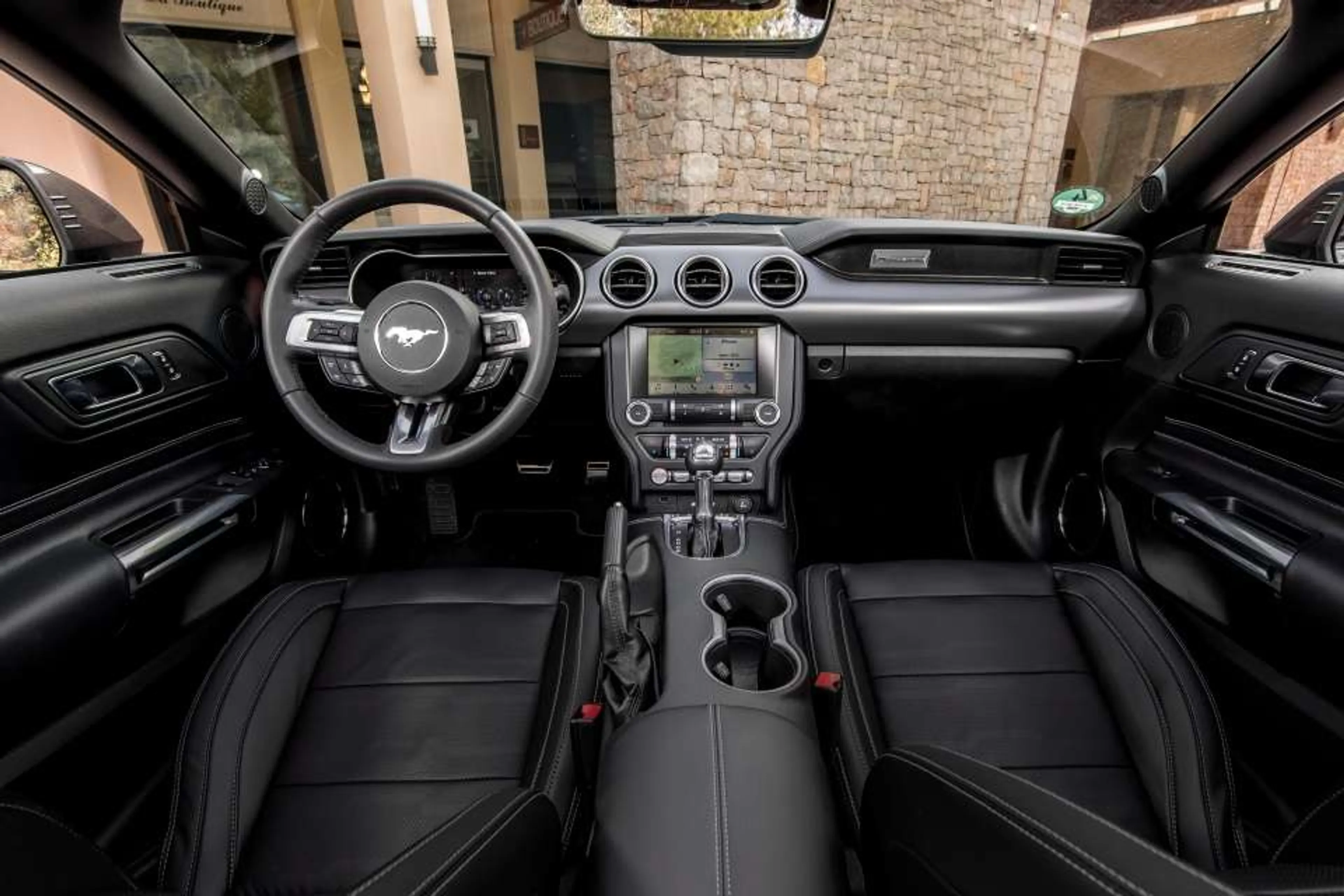 Ford Mustang Convertible thumbnail 3