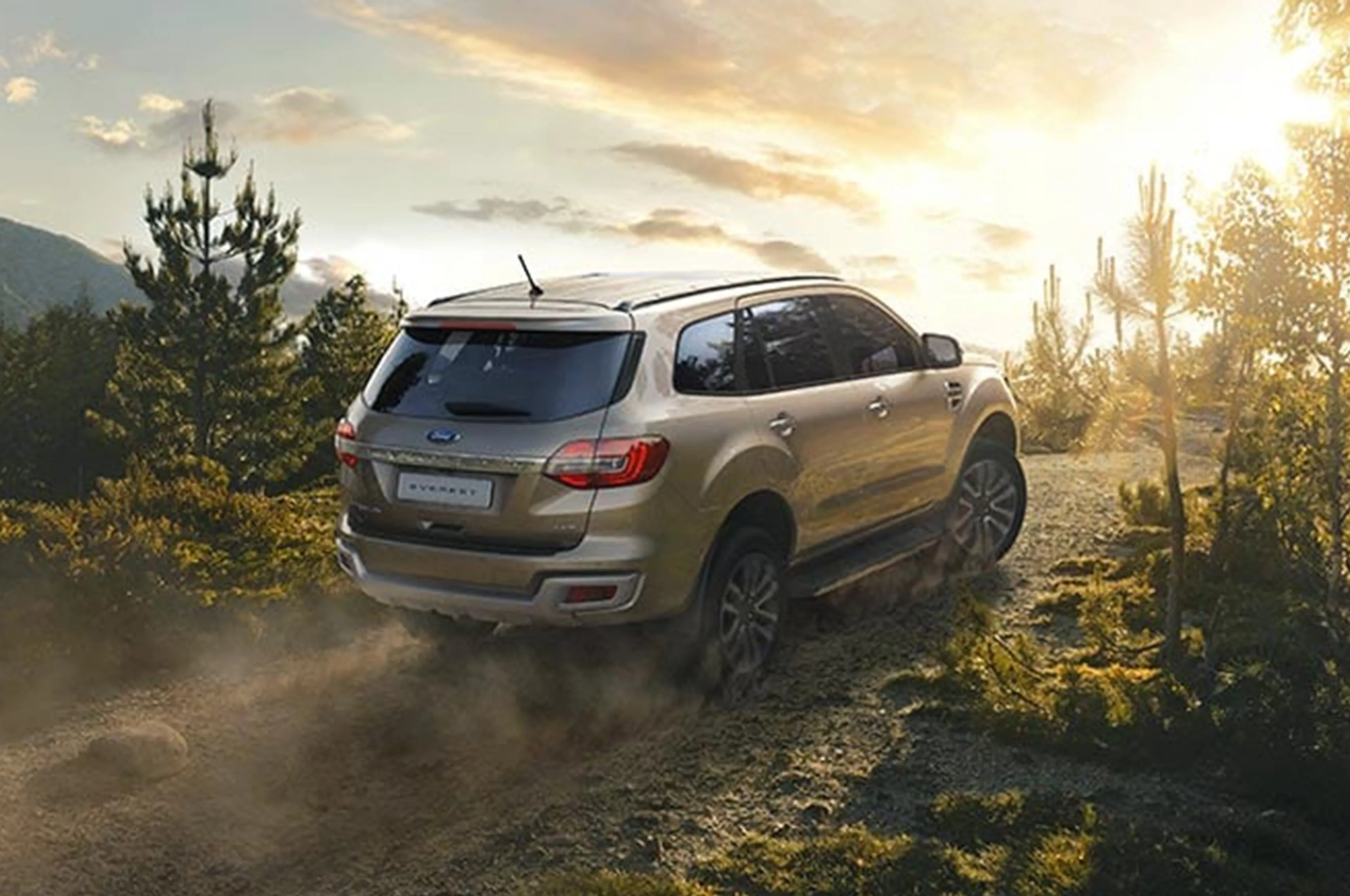 2020 Ford Everest 2.0L Turbo Titanium 4x2 A/T thumbnail 2