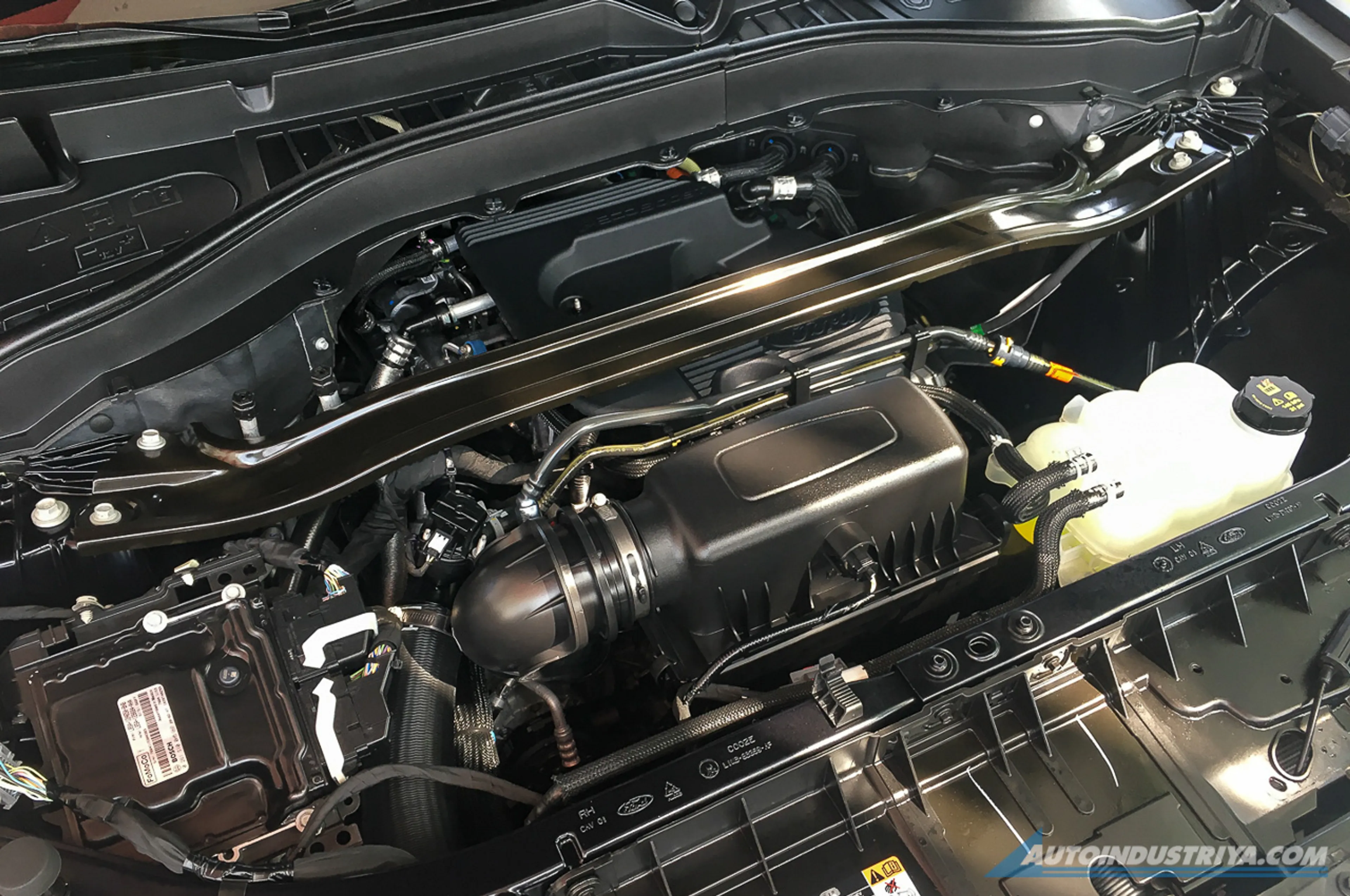 Ford Explorer thumbnail 4