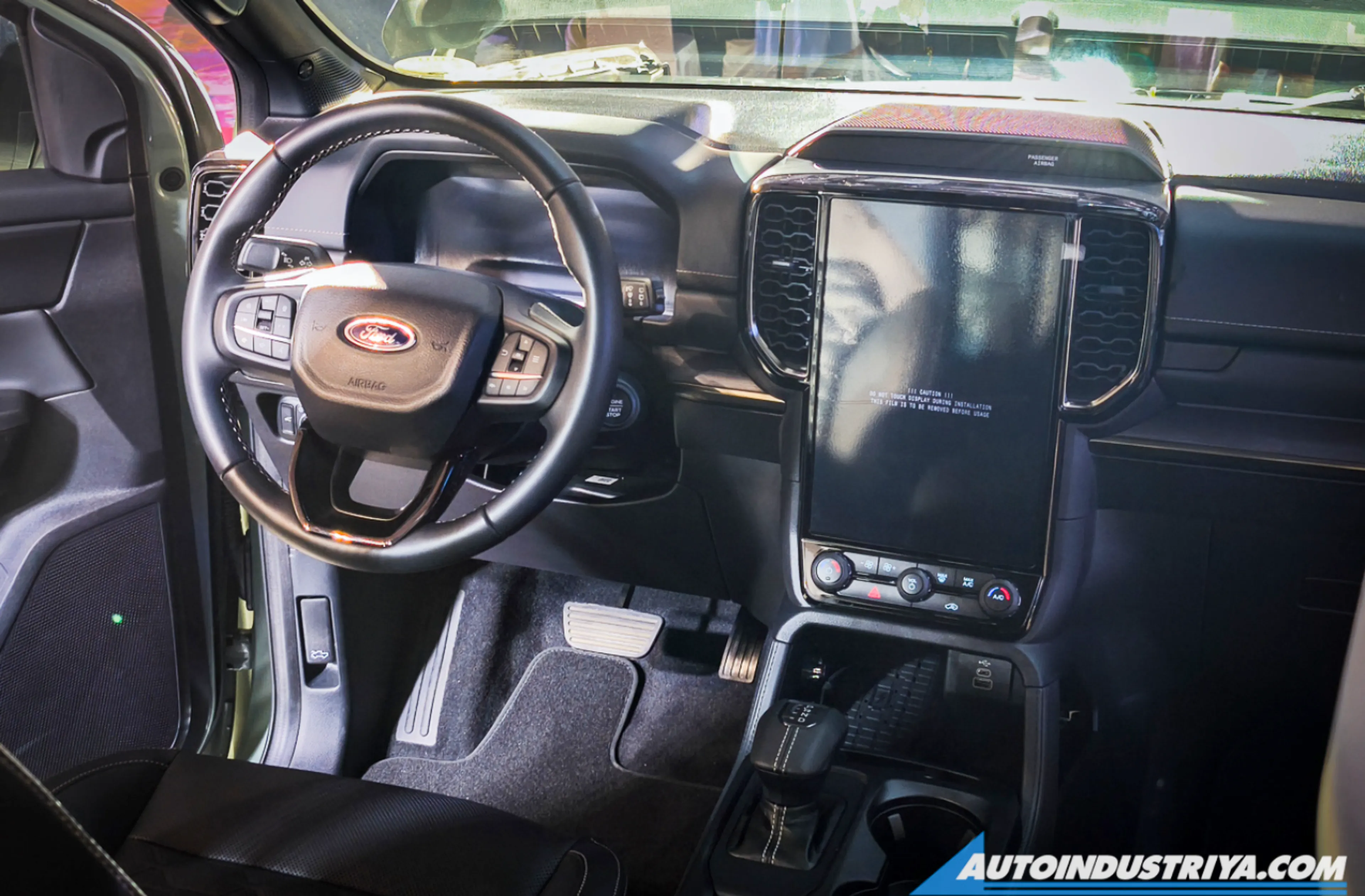 Ford Everest thumbnail 3