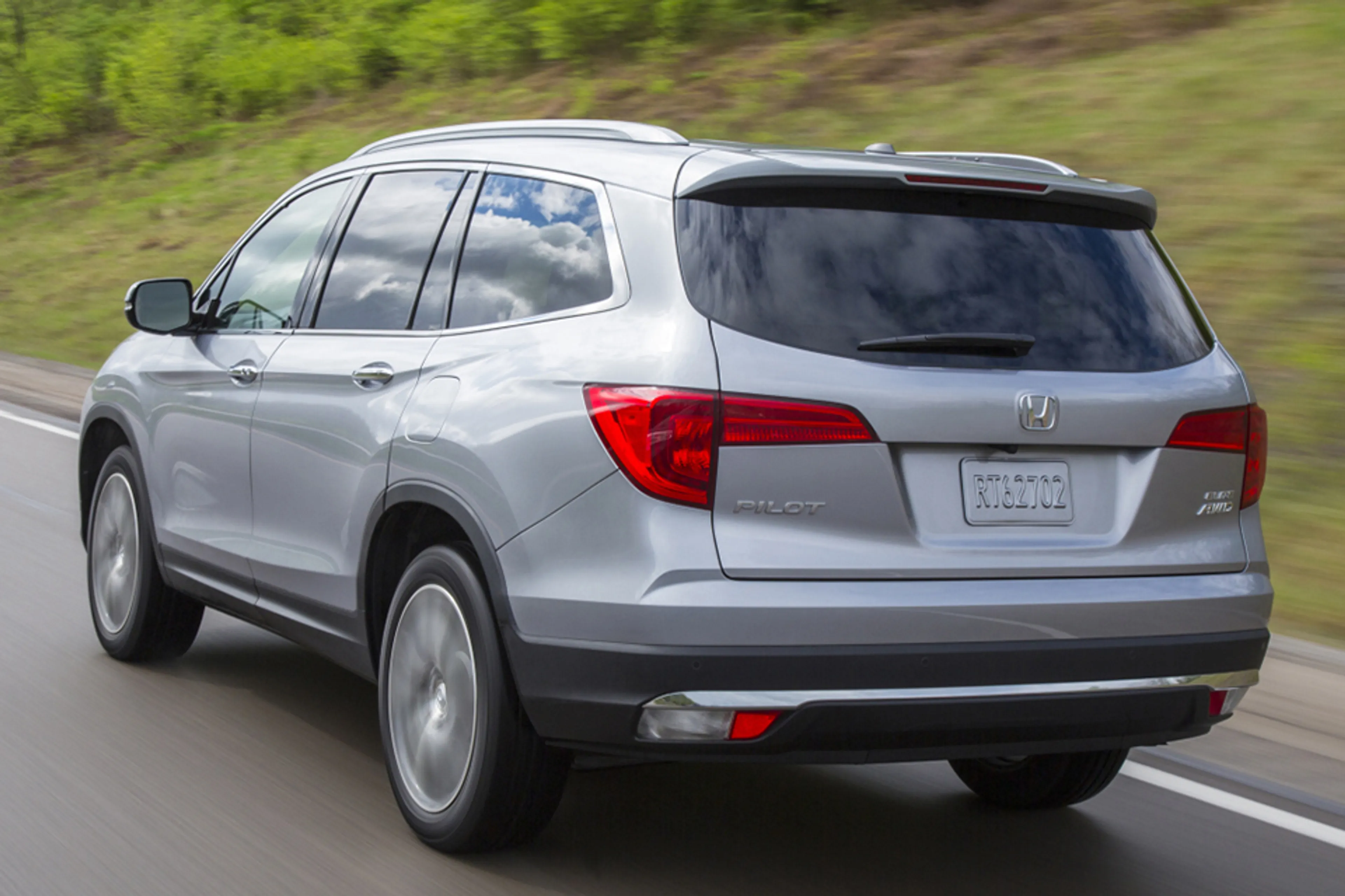 Honda Pilot thumbnail 2