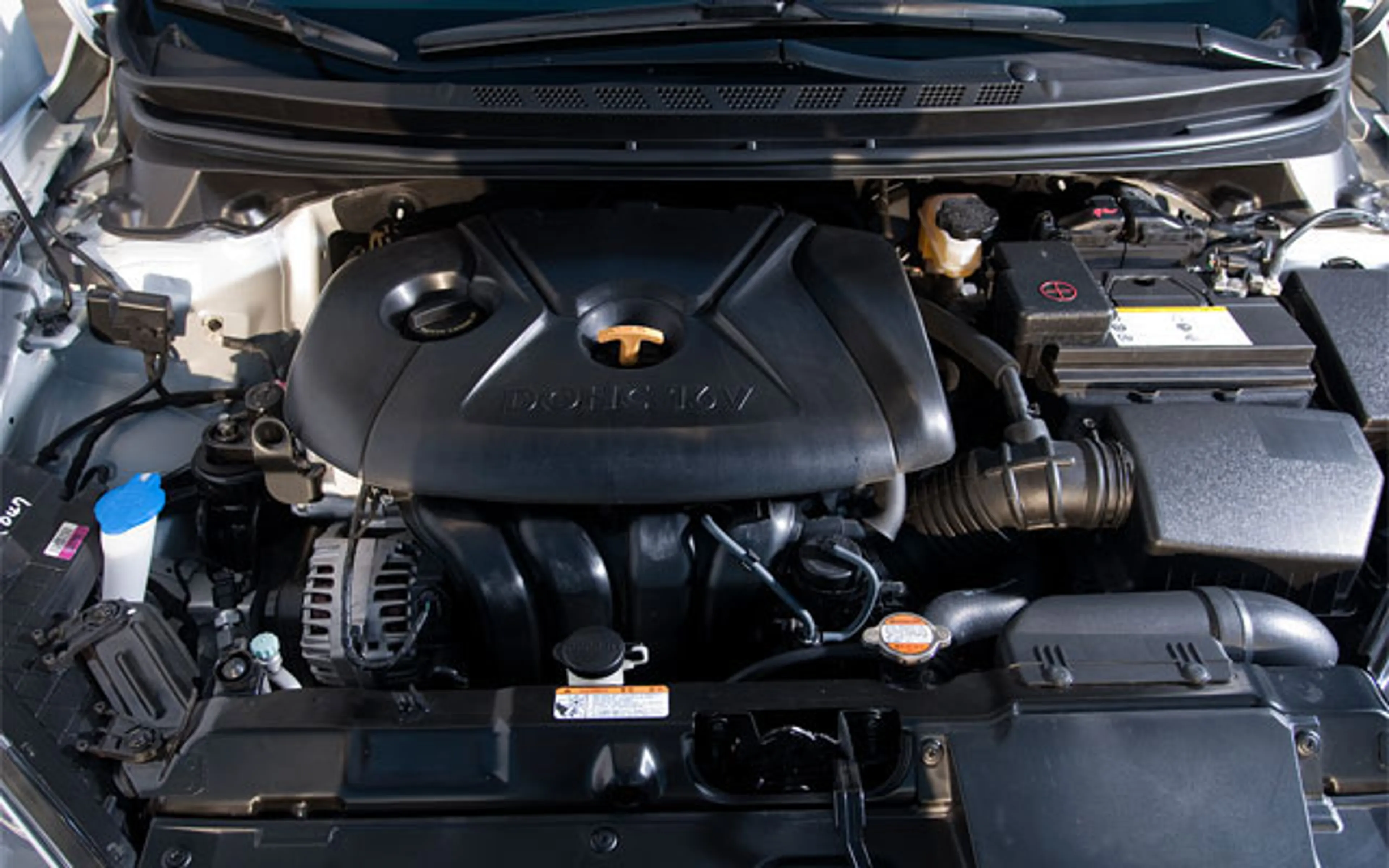 2015 Hyundai Elantra 1.6 E MT thumbnail 4